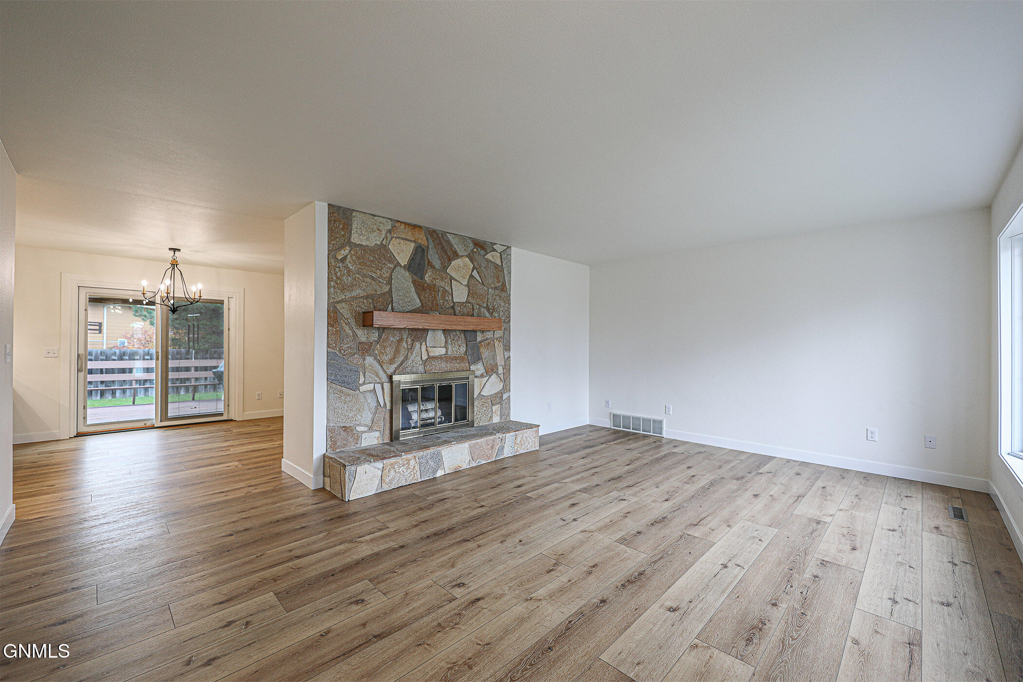 property viewer photo 14
