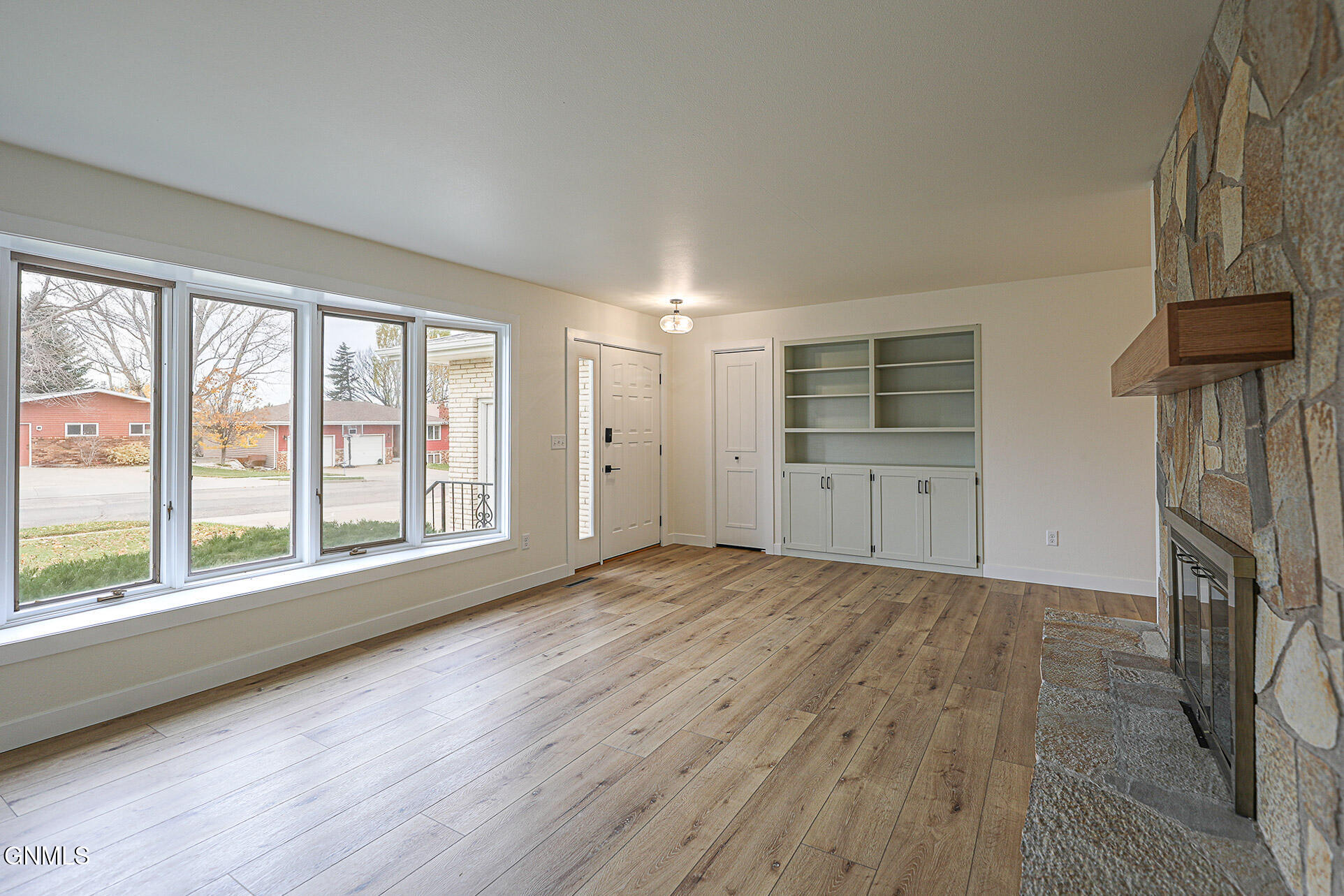 property viewer photo 17