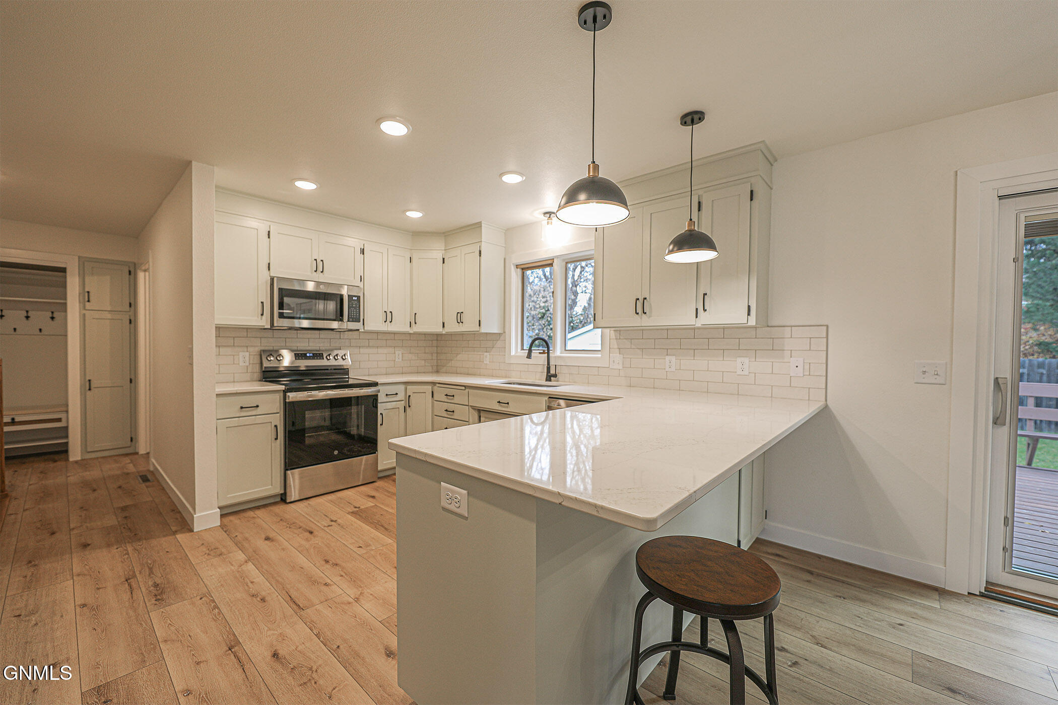 property viewer photo 2