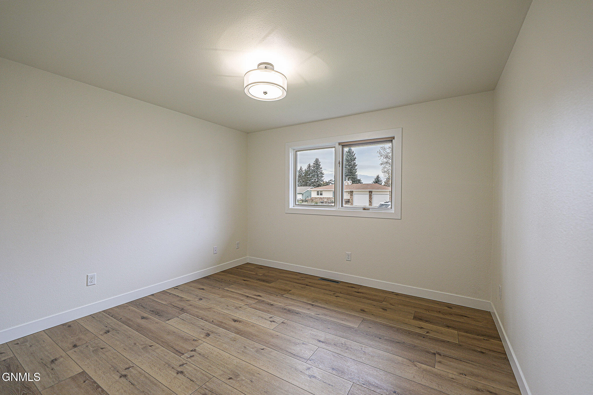 property viewer photo 22