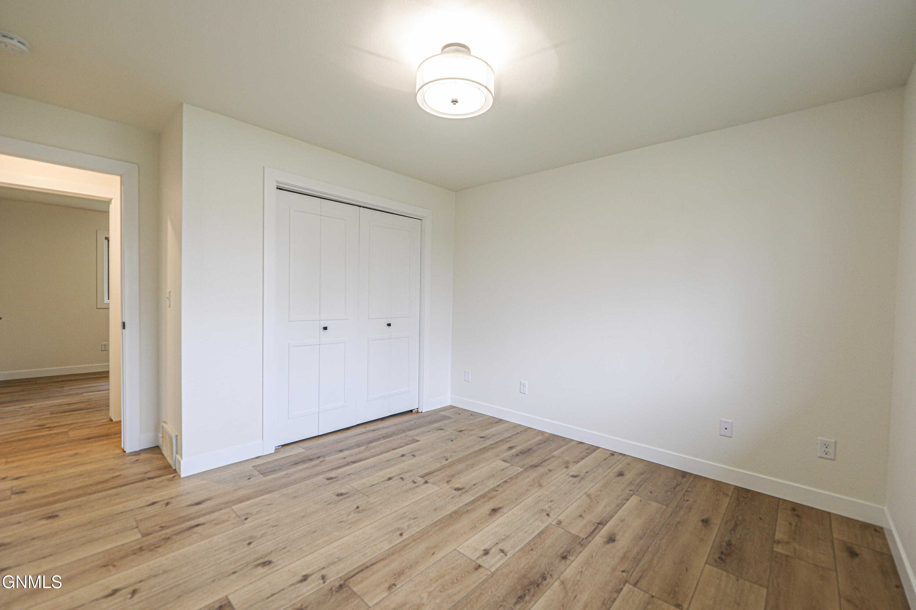 property viewer photo 23
