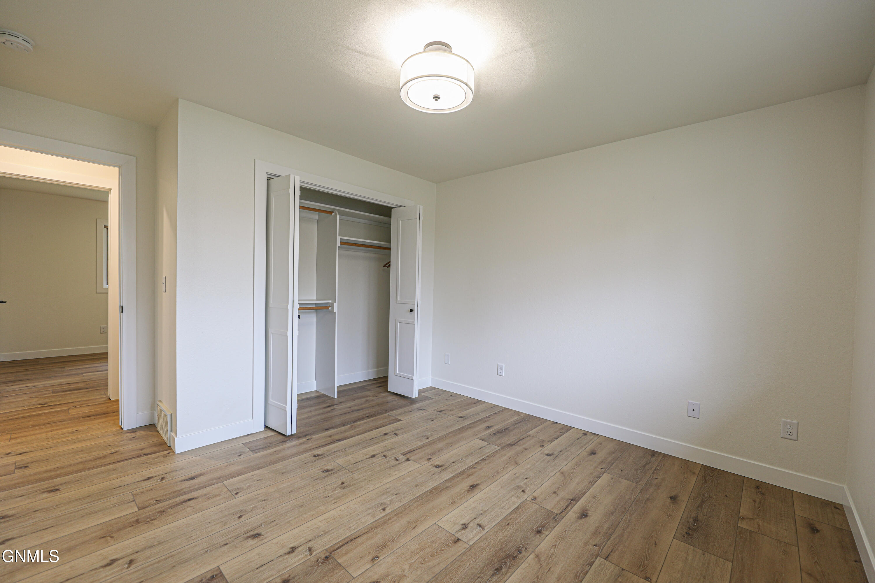 property viewer photo 24
