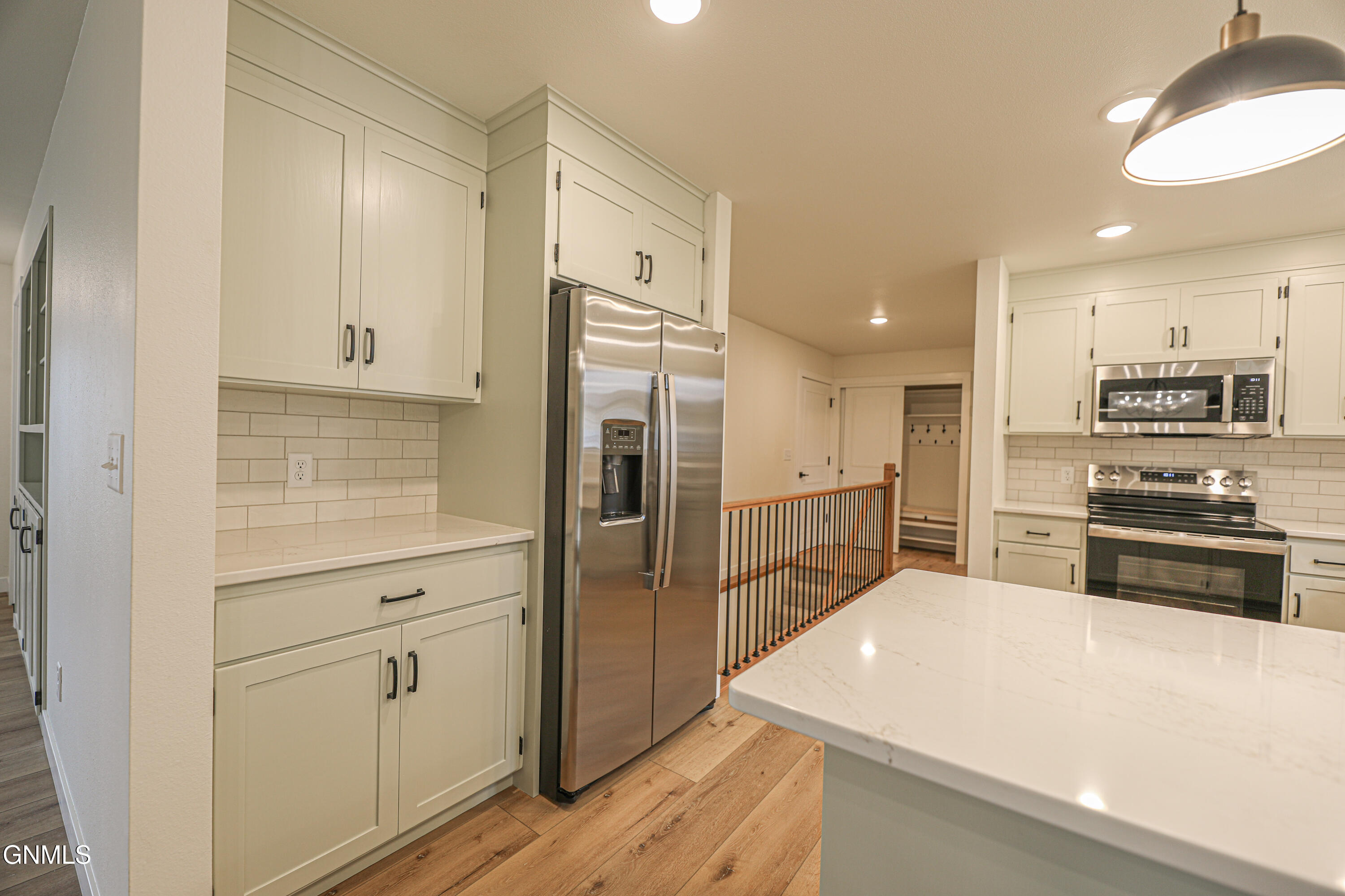 property viewer photo 3
