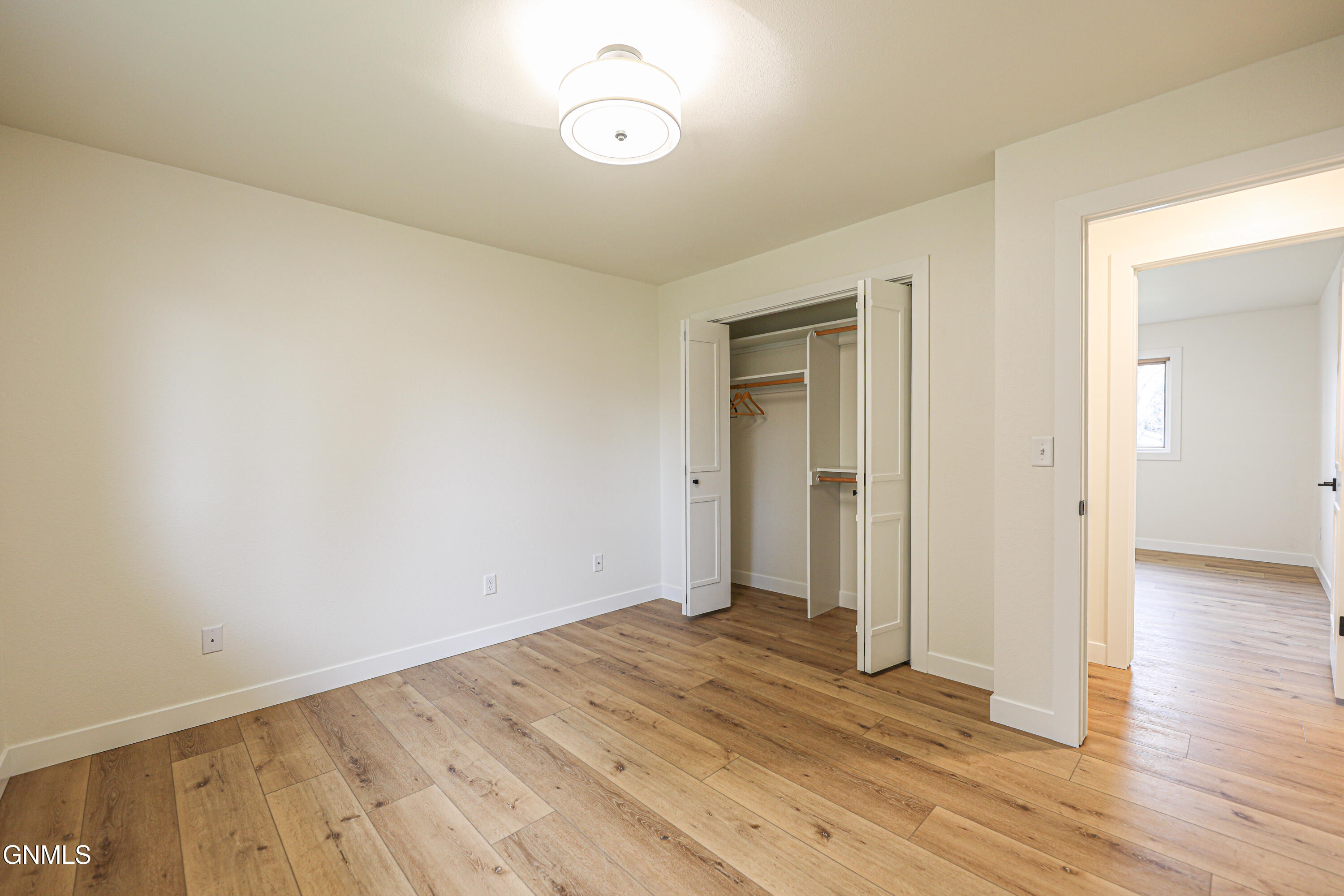 property viewer photo 33