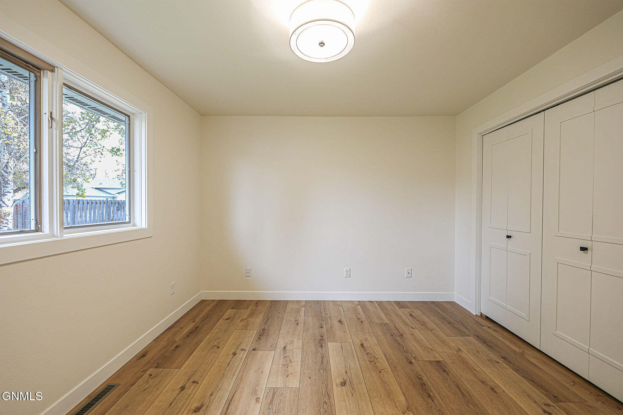 property viewer photo 34