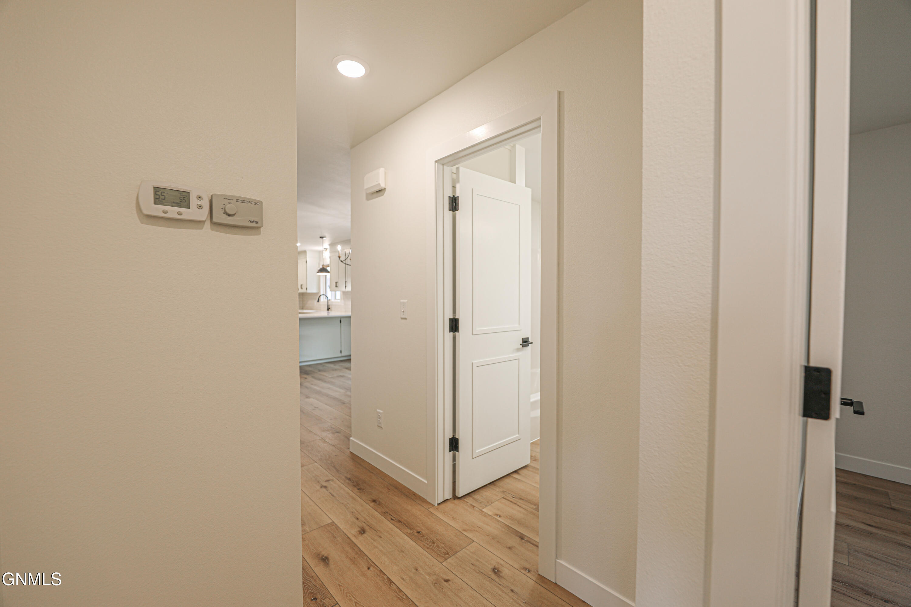 property viewer photo 35