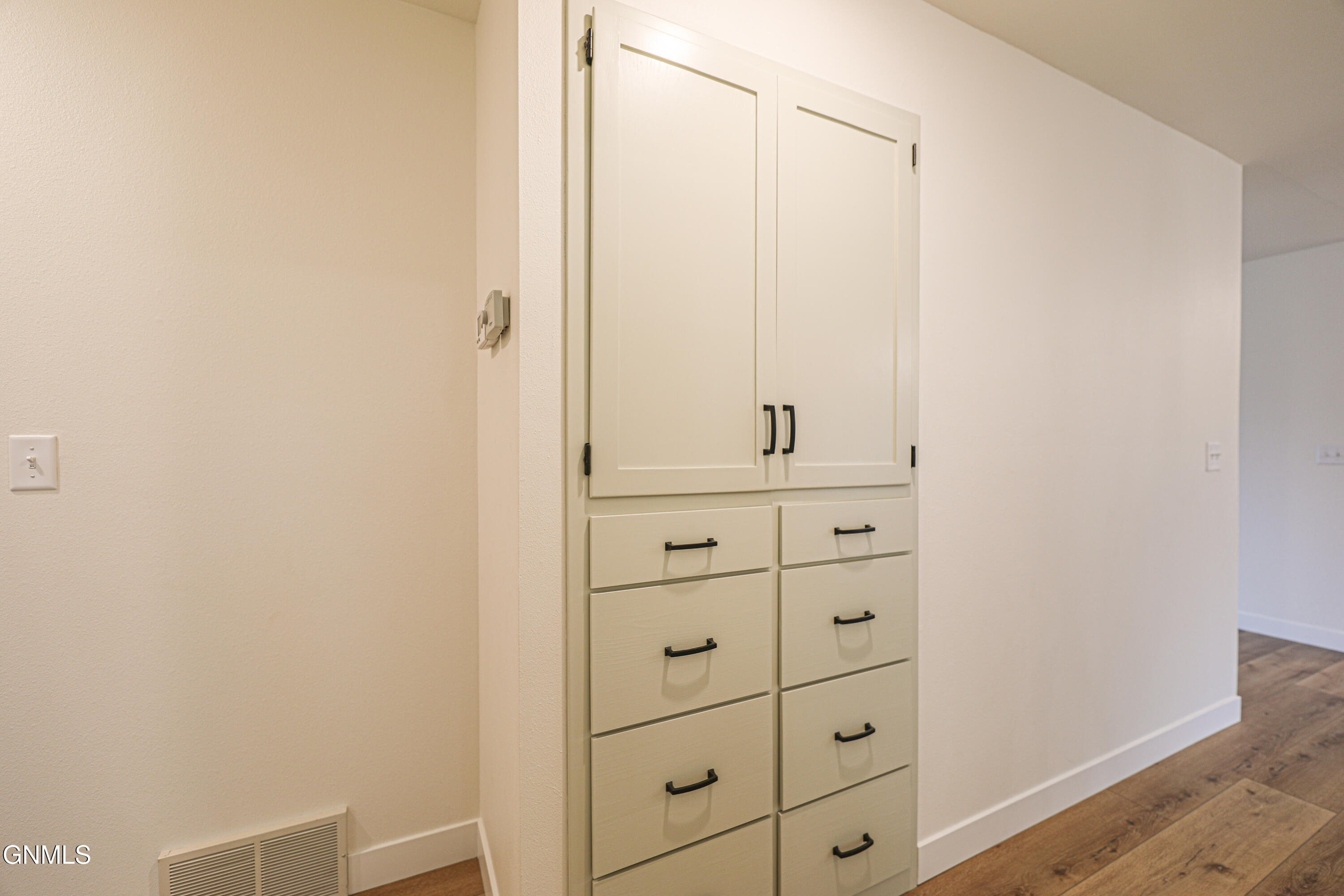 property viewer photo 36