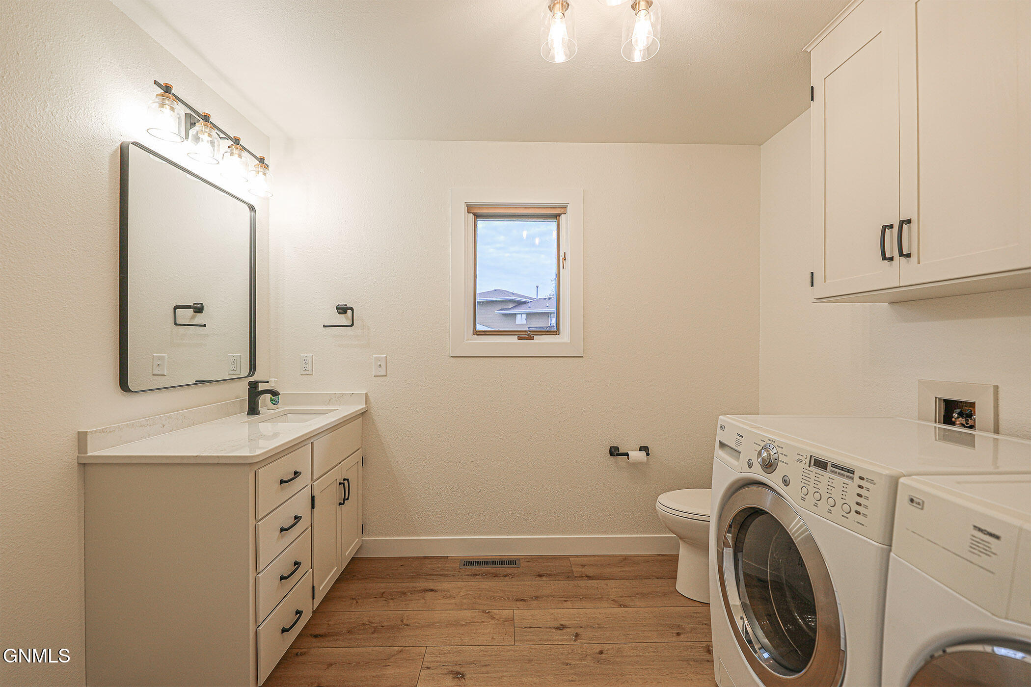 property viewer photo 41