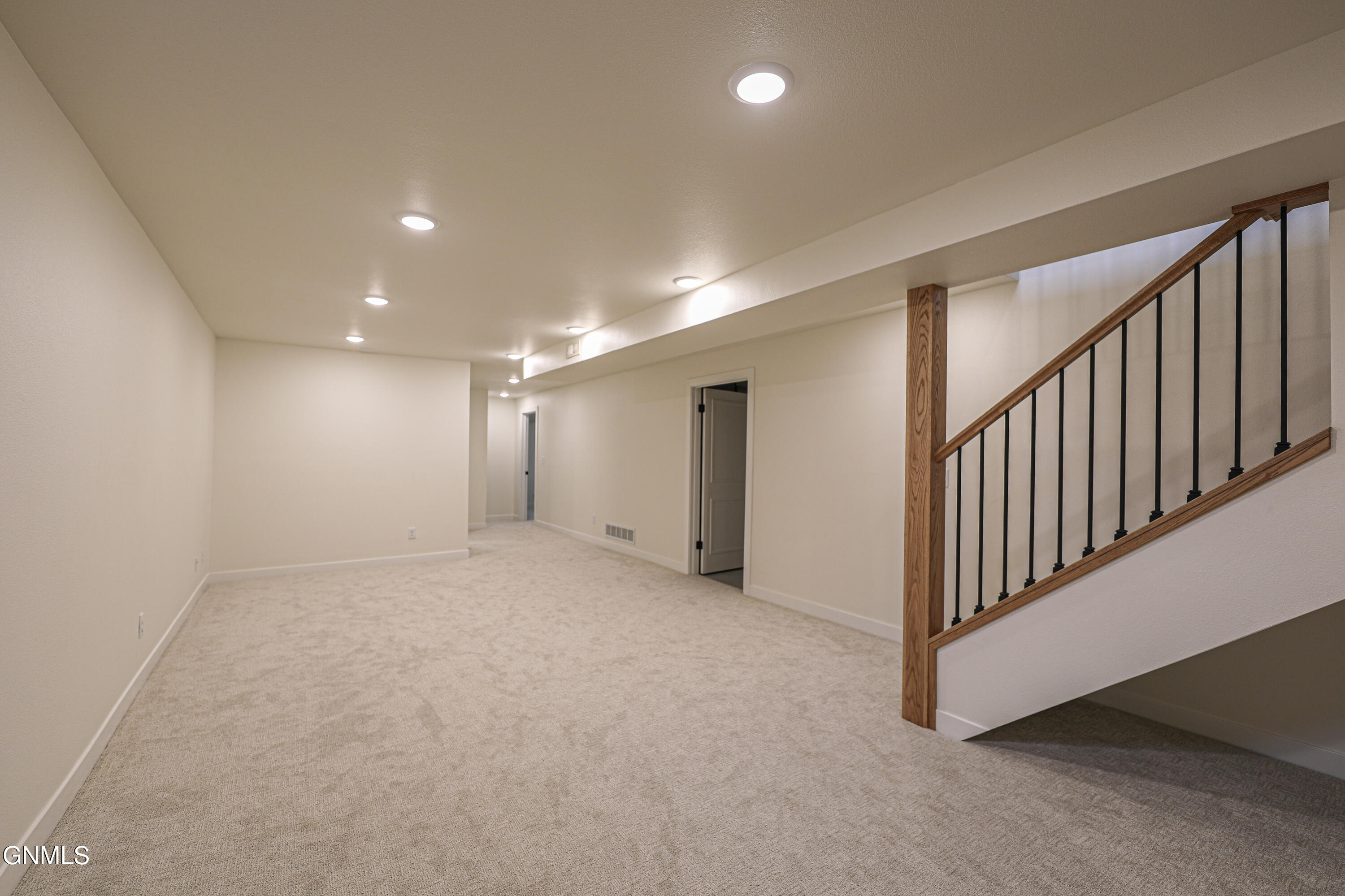 property viewer photo 47