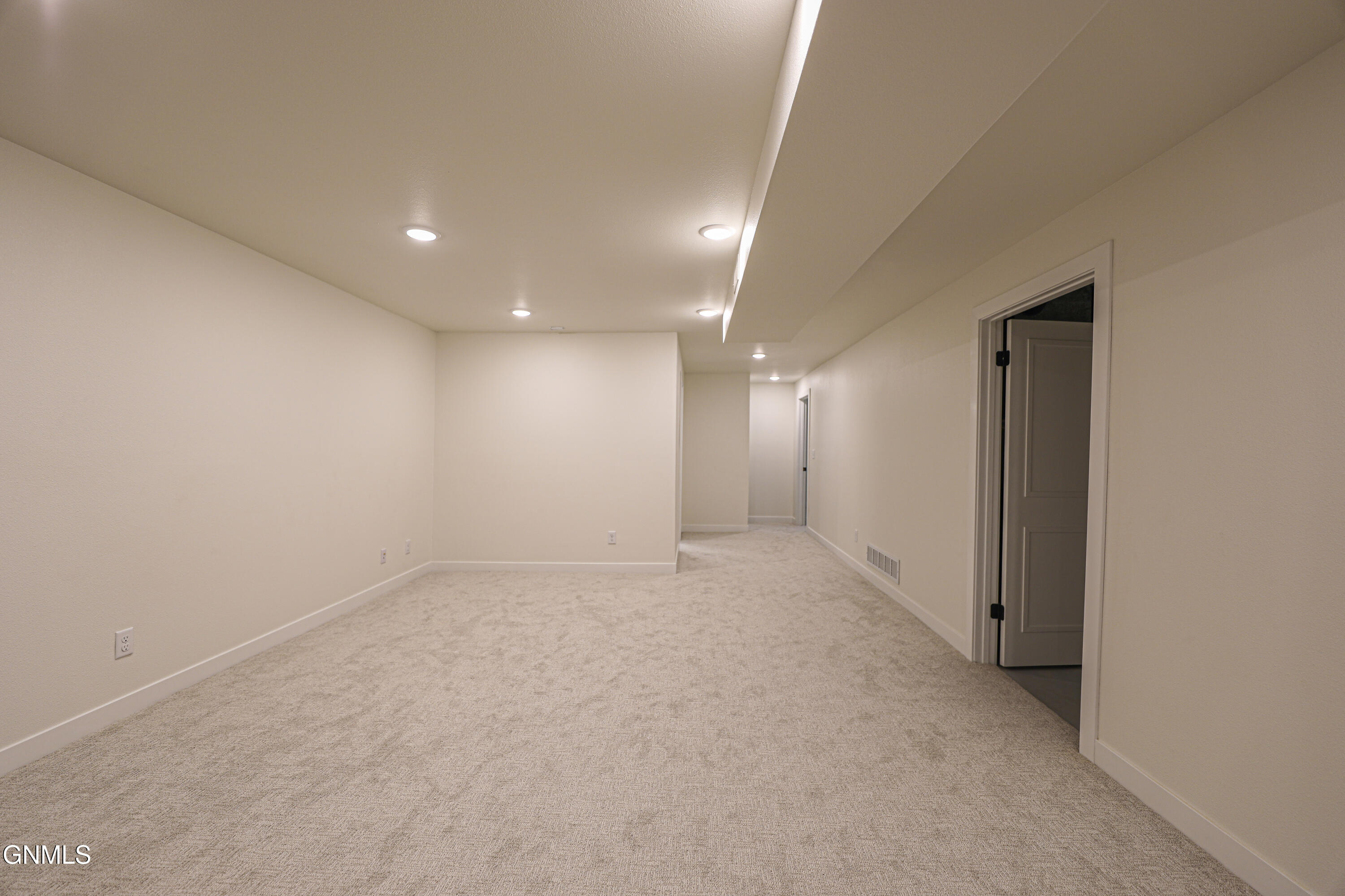 property viewer photo 48
