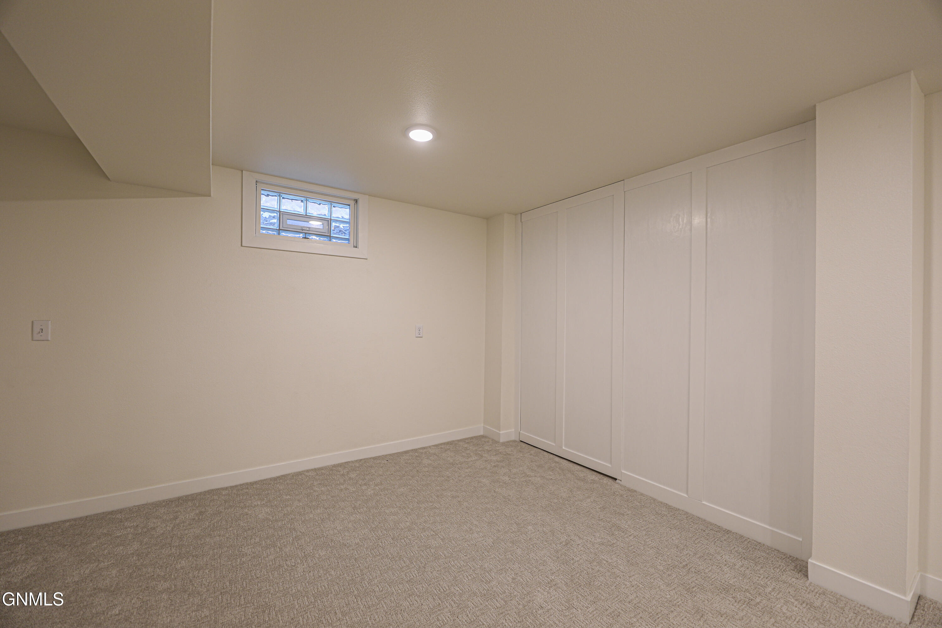 property viewer photo 50