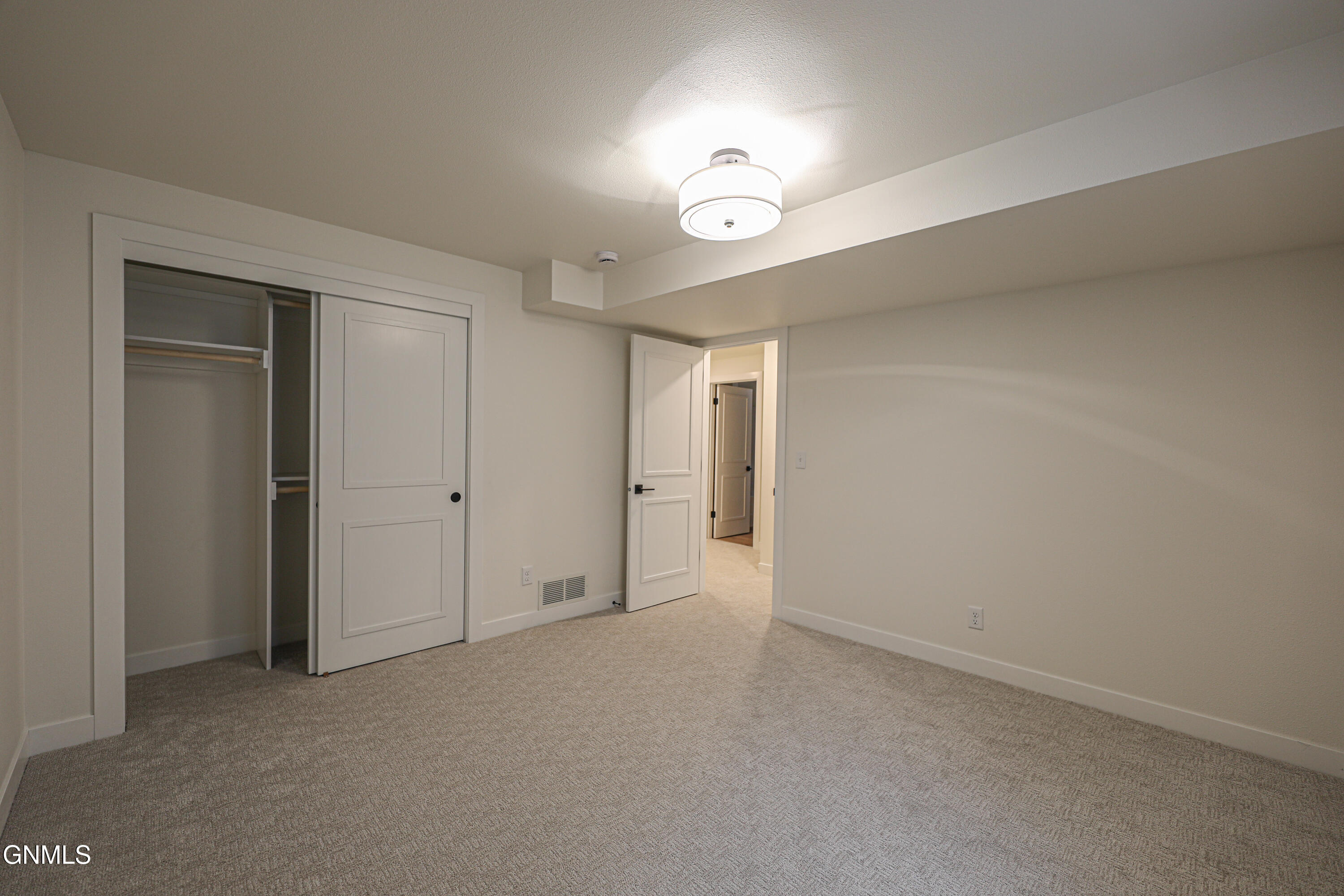 property viewer photo 65