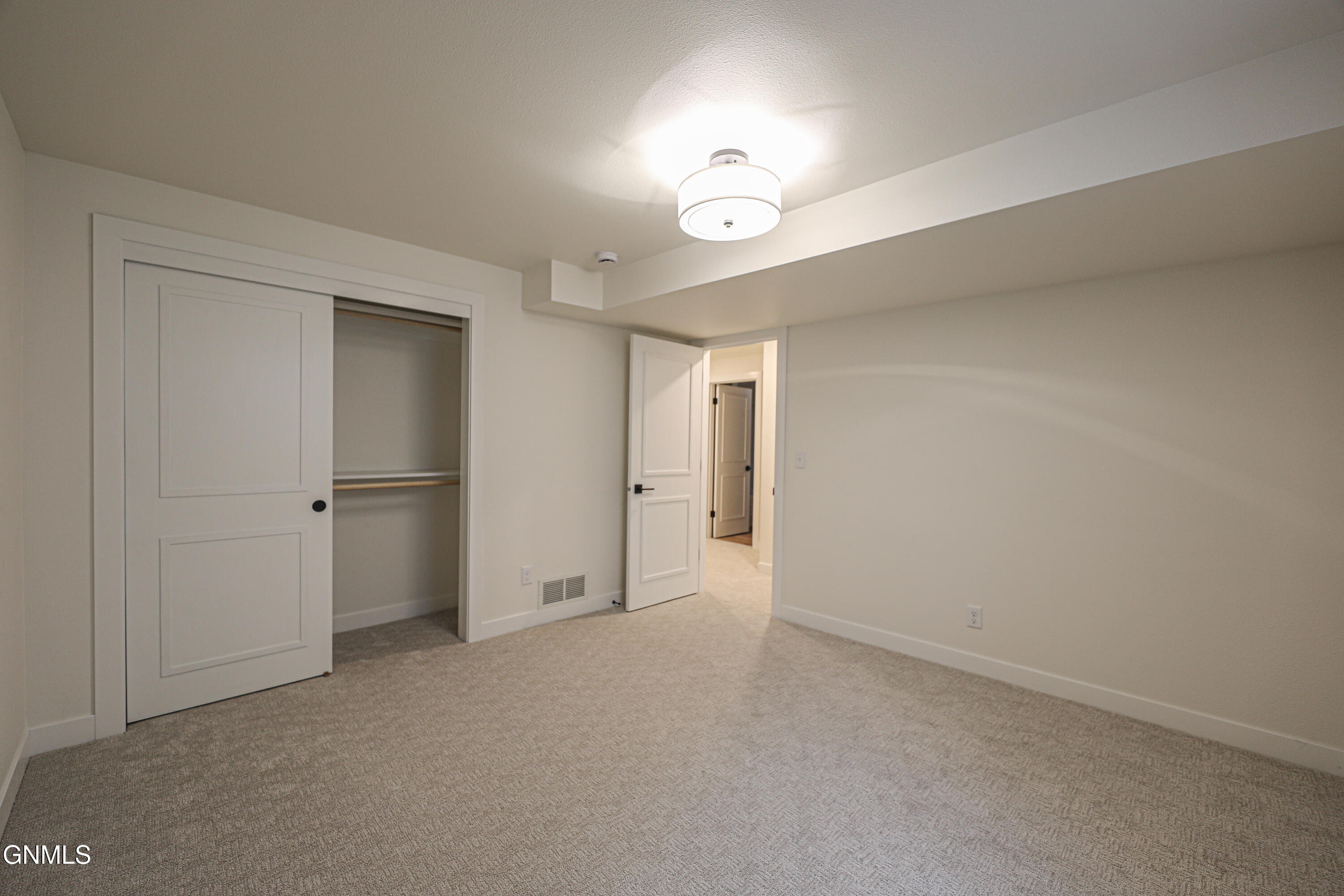 property viewer photo 66