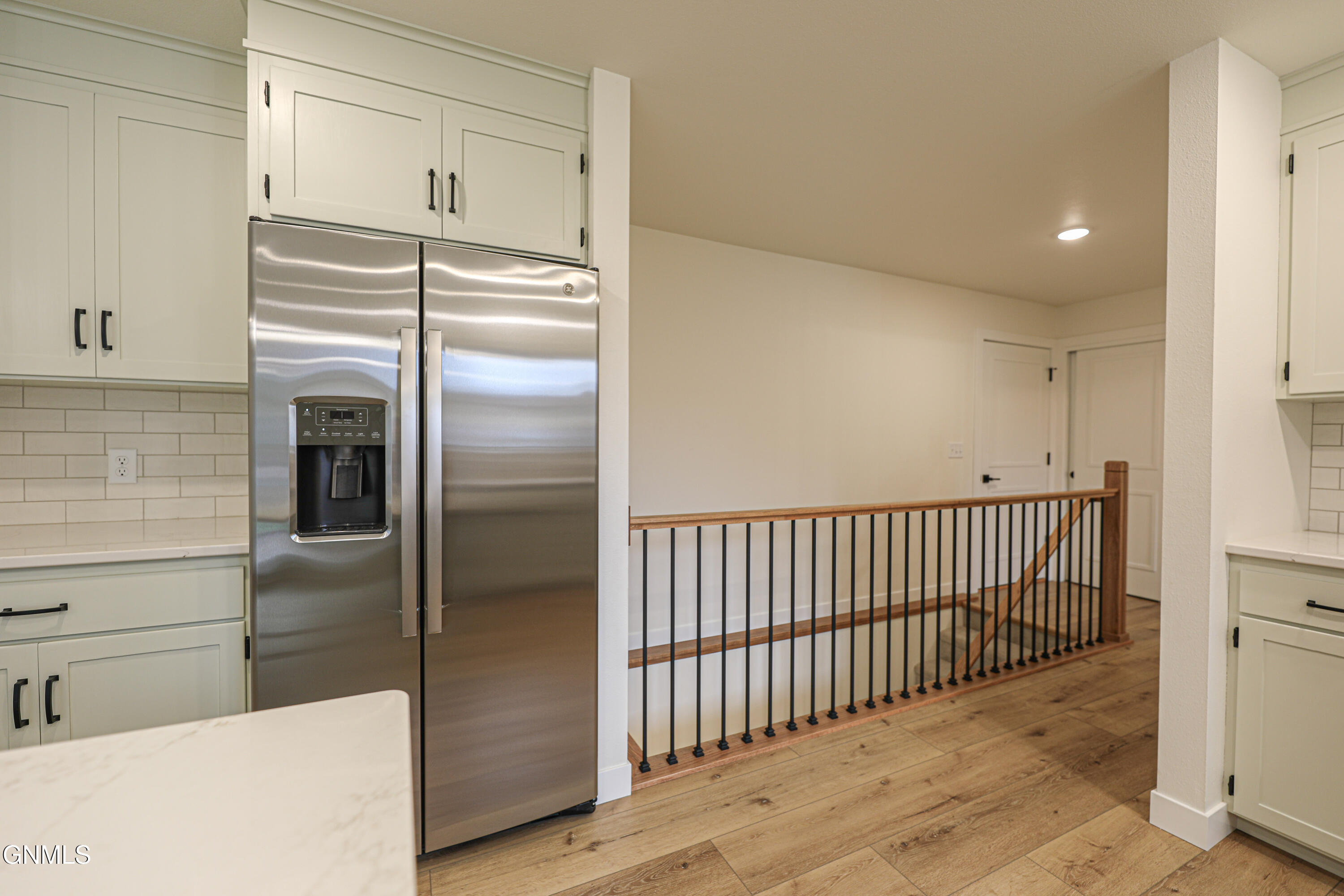 property viewer photo 9
