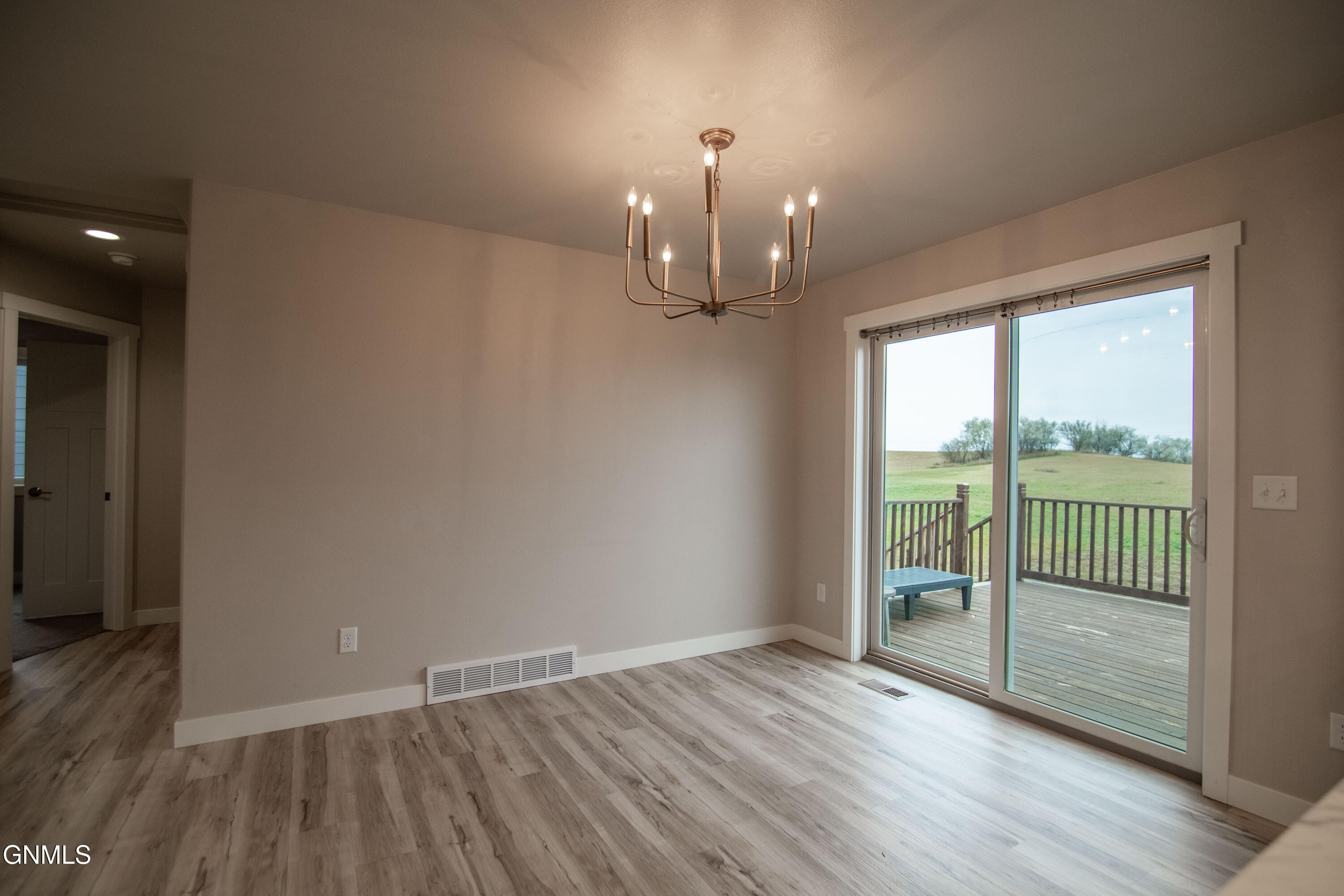 property viewer photo 11