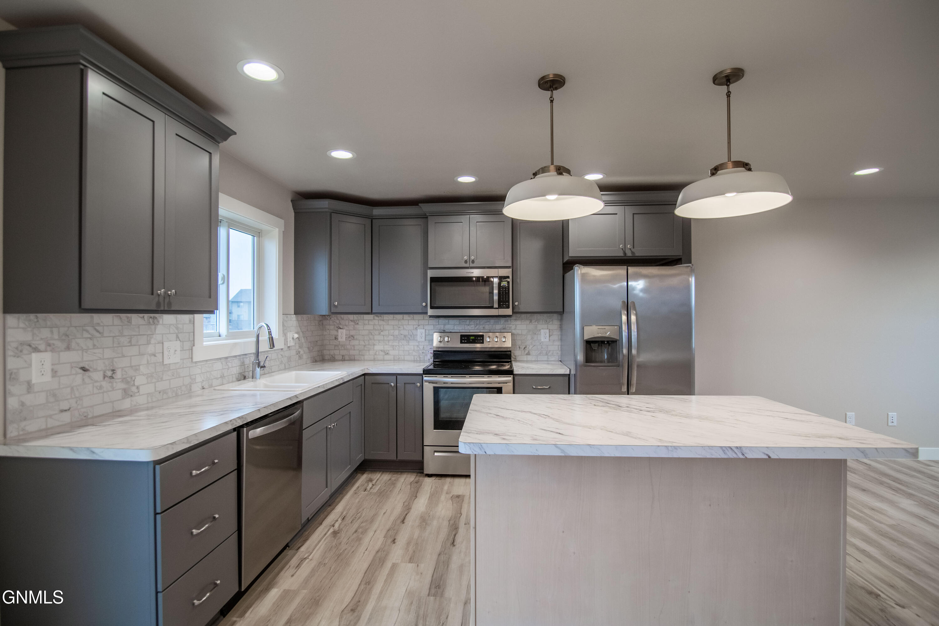 property viewer photo 12