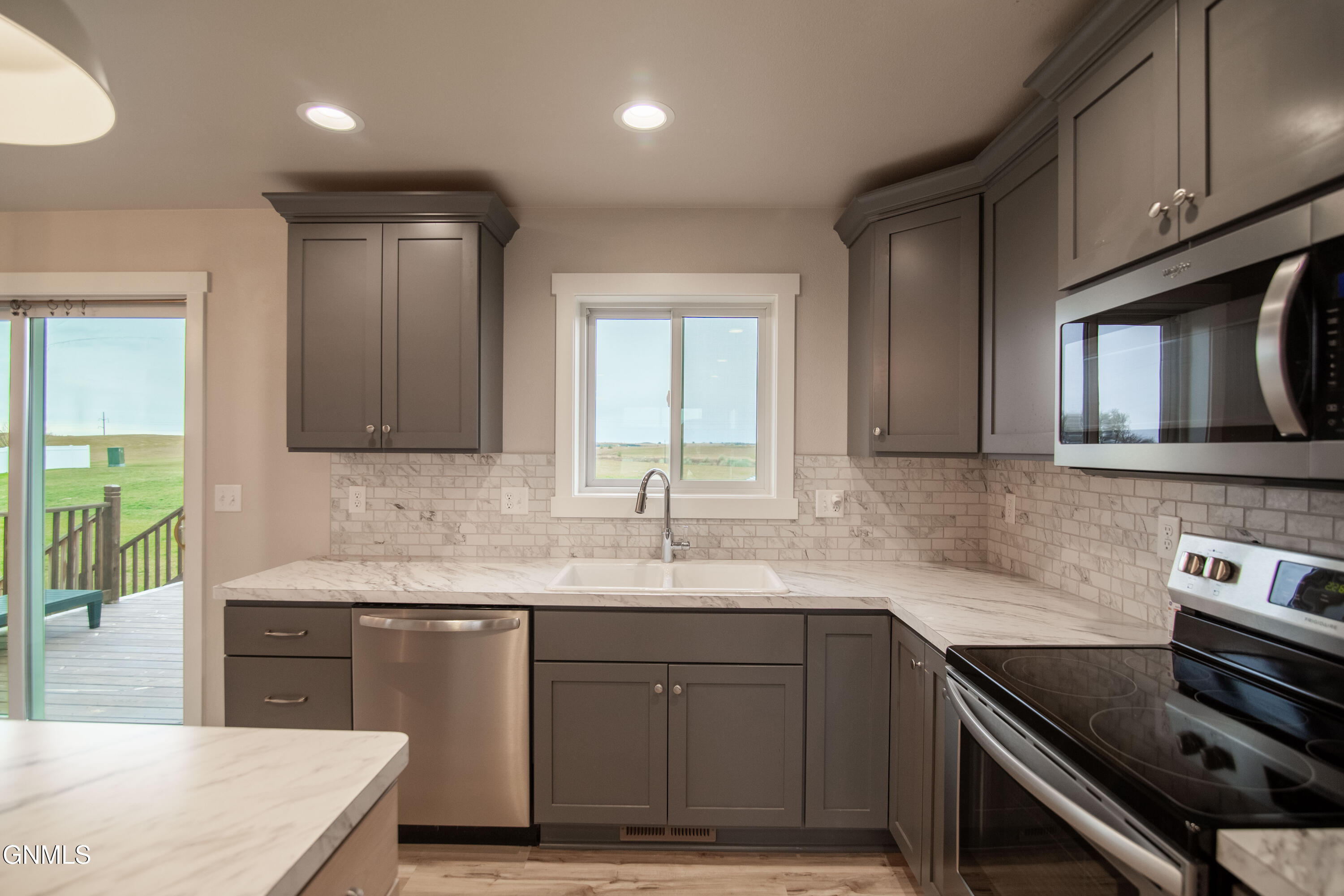 property viewer photo 15