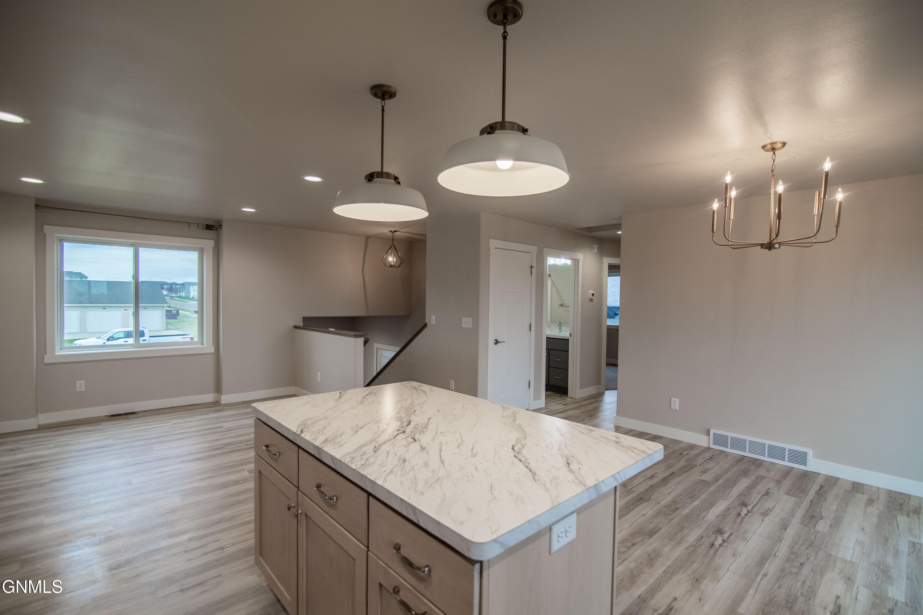 property viewer photo 16