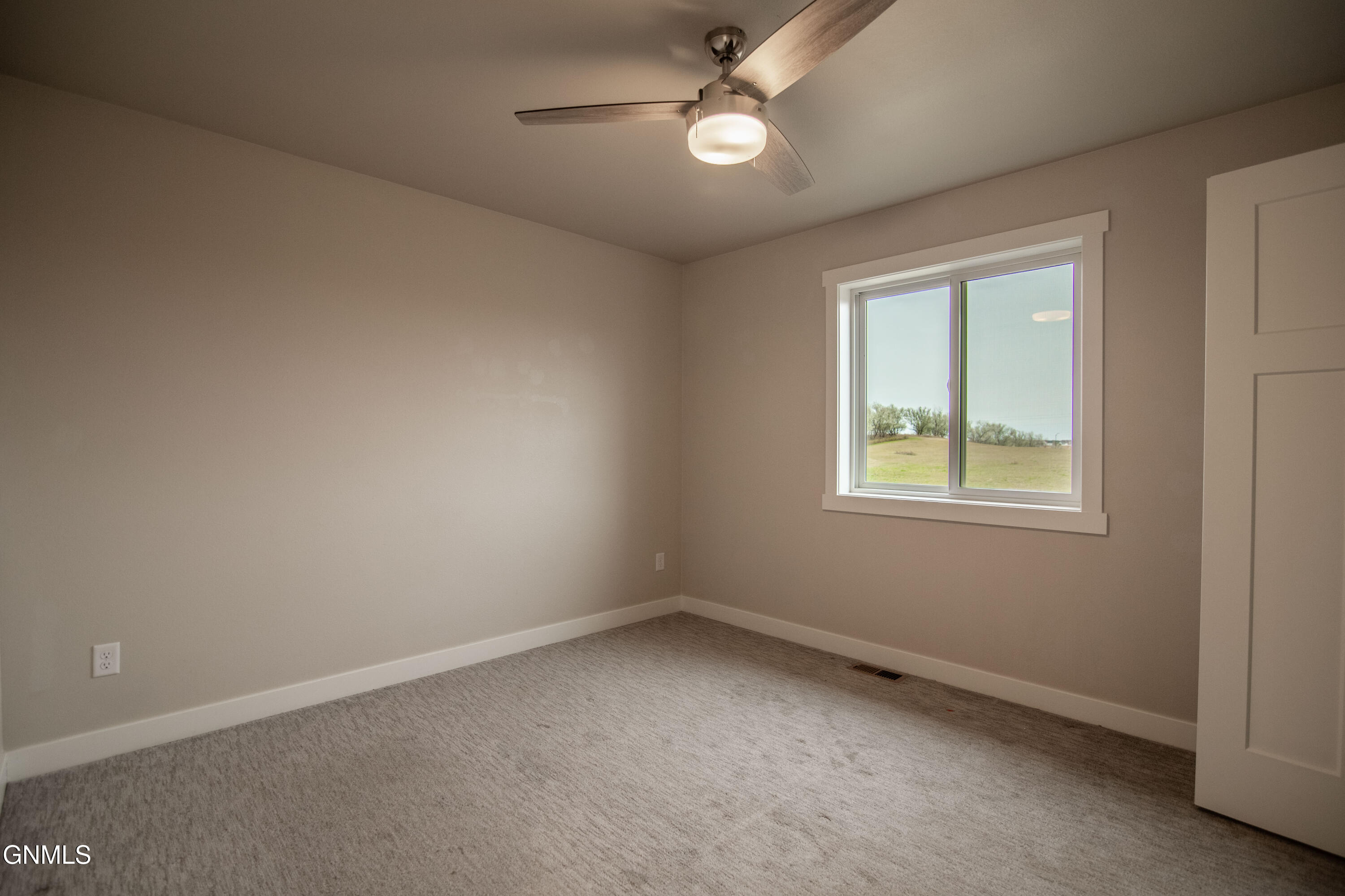 property viewer photo 17