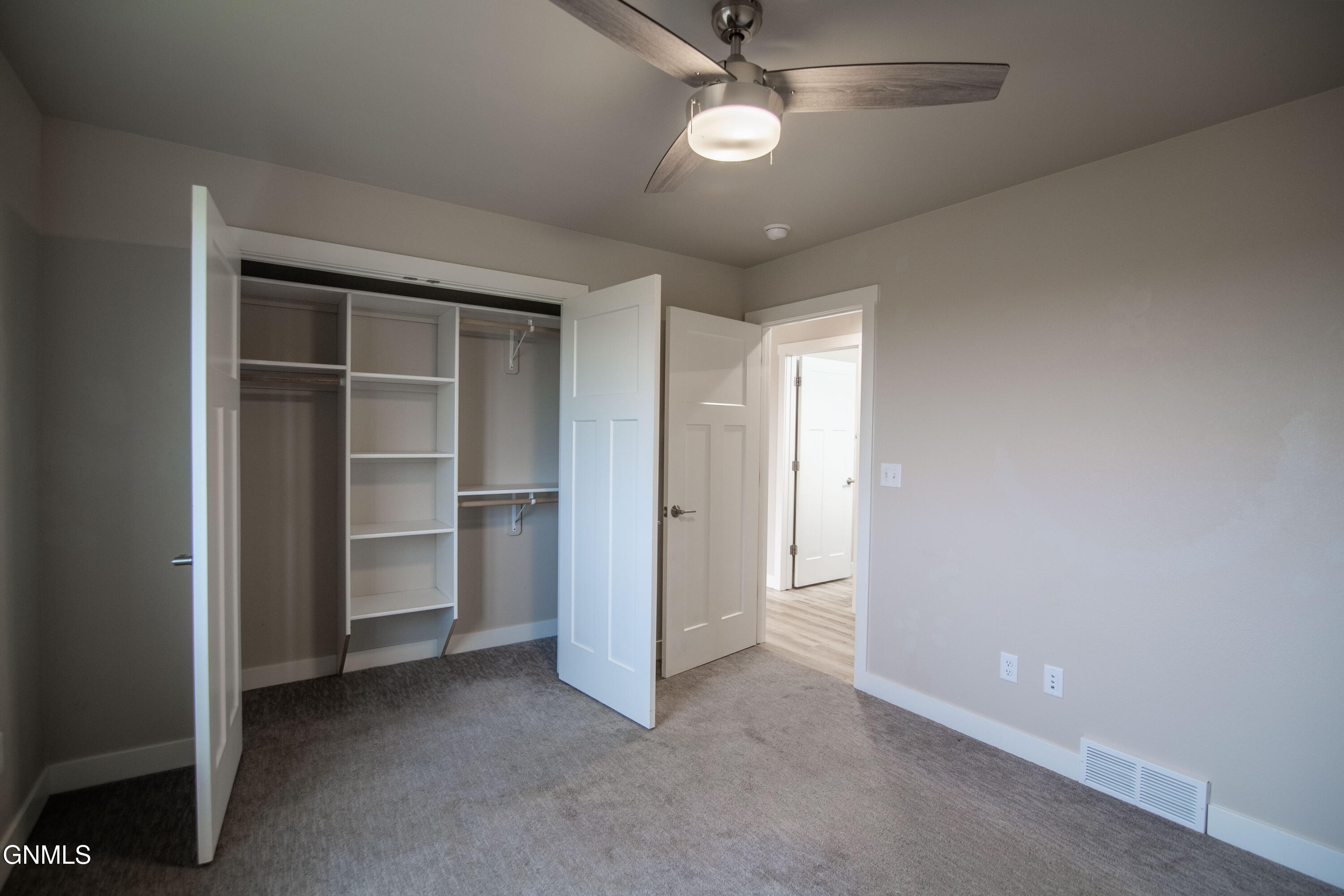 property viewer photo 18
