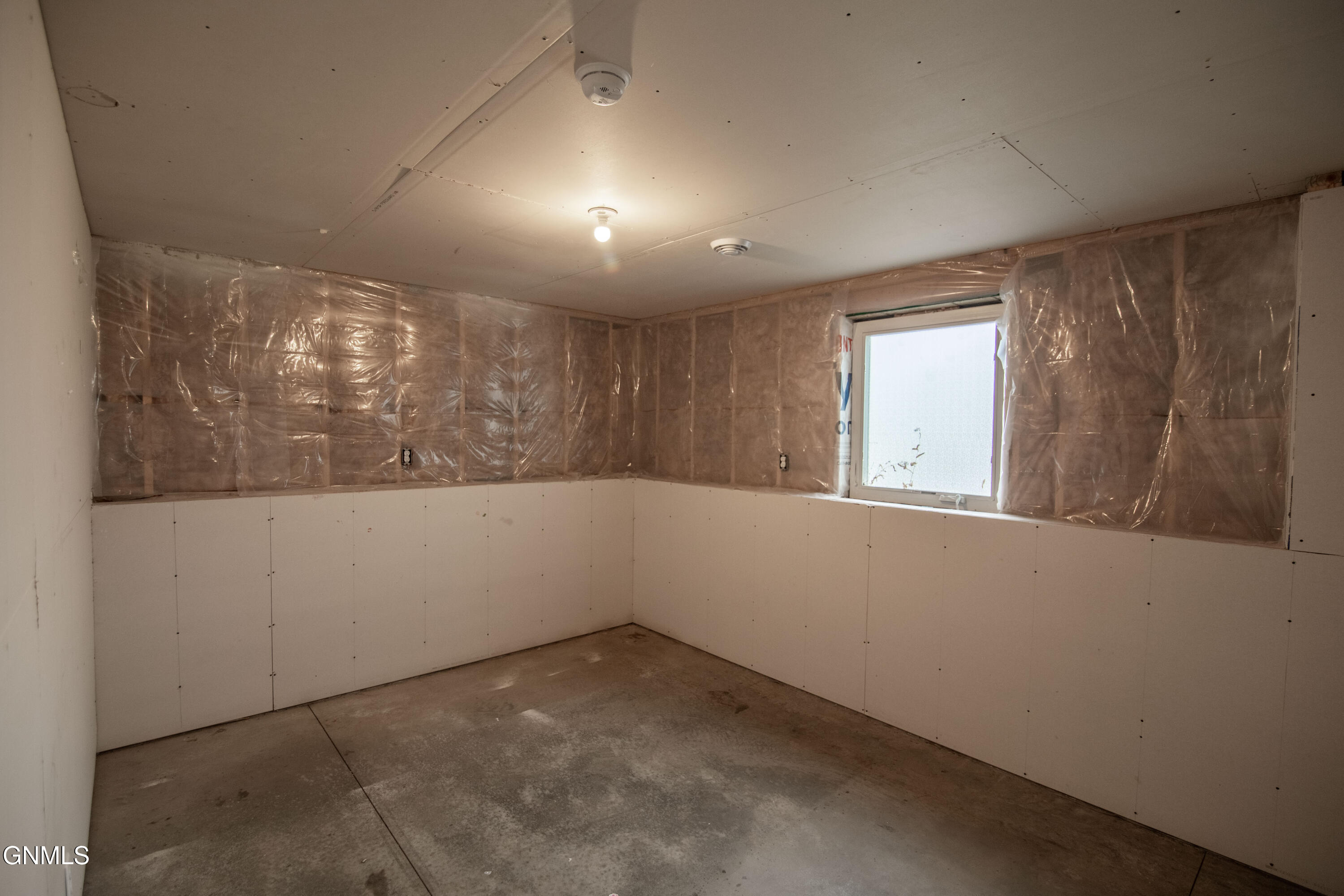 property viewer photo 25