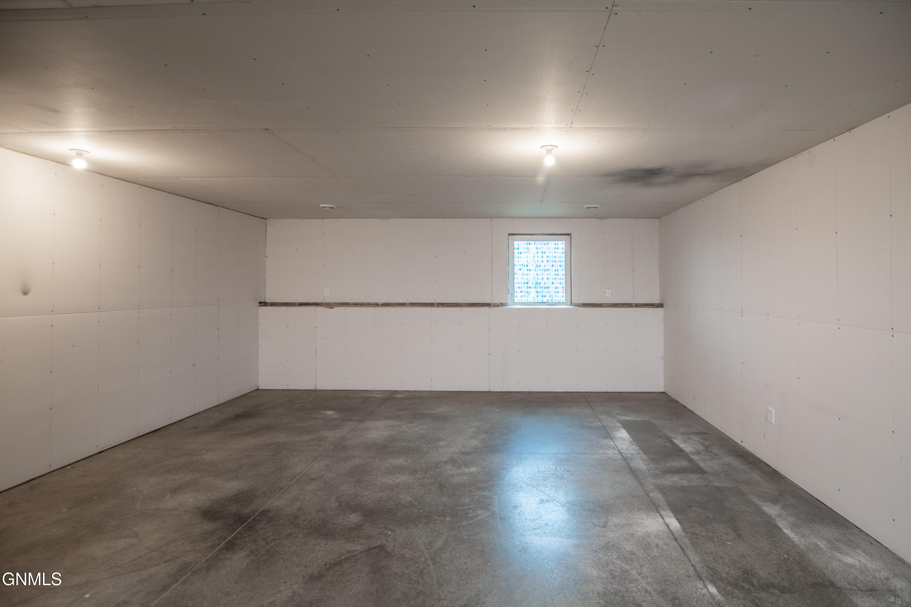 property viewer photo 26