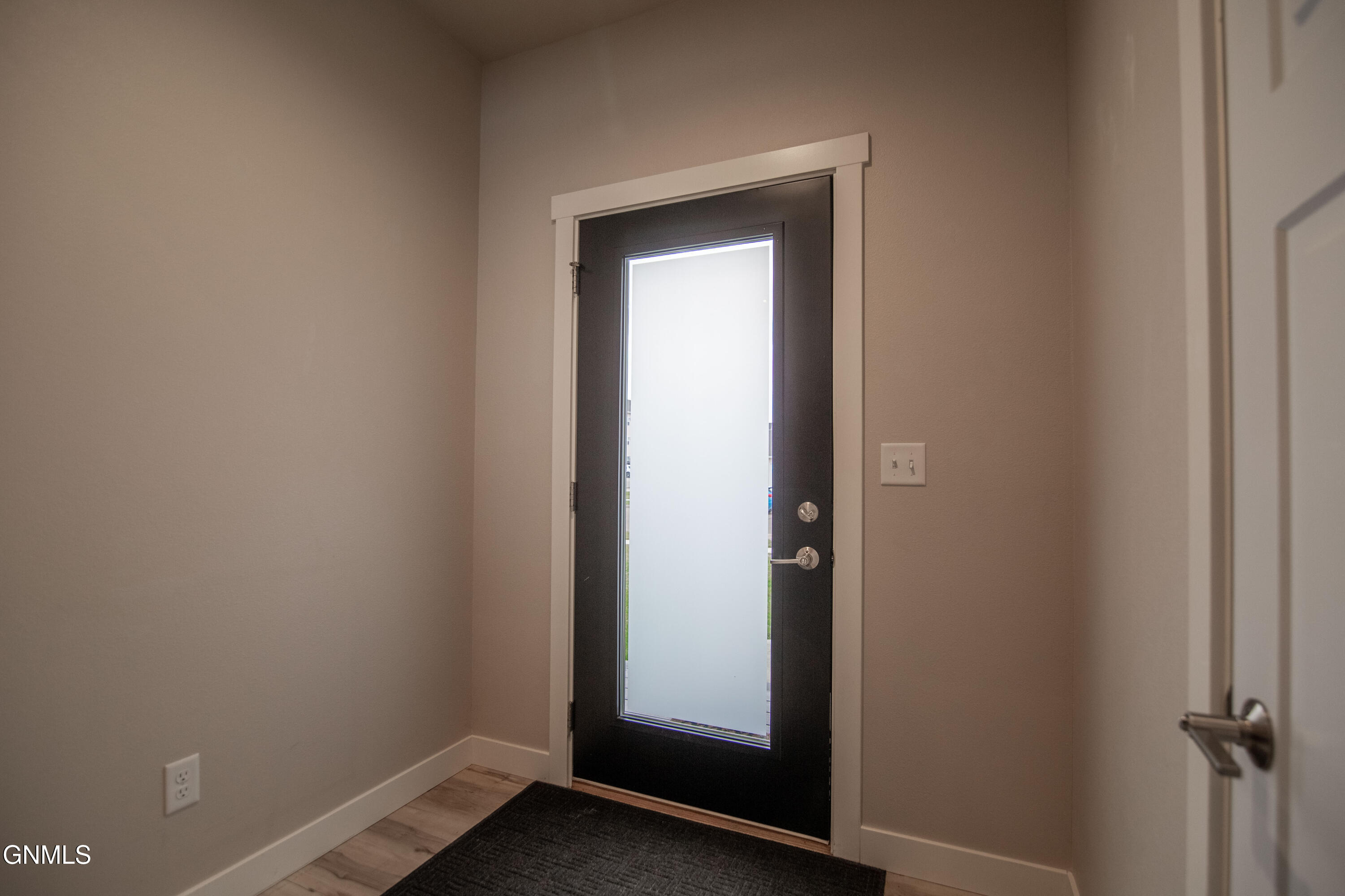property viewer photo 7