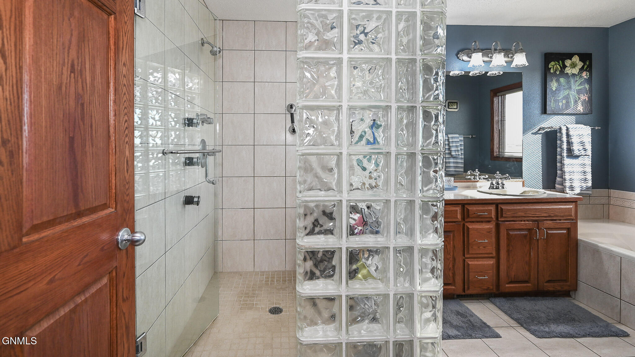 property viewer photo 22