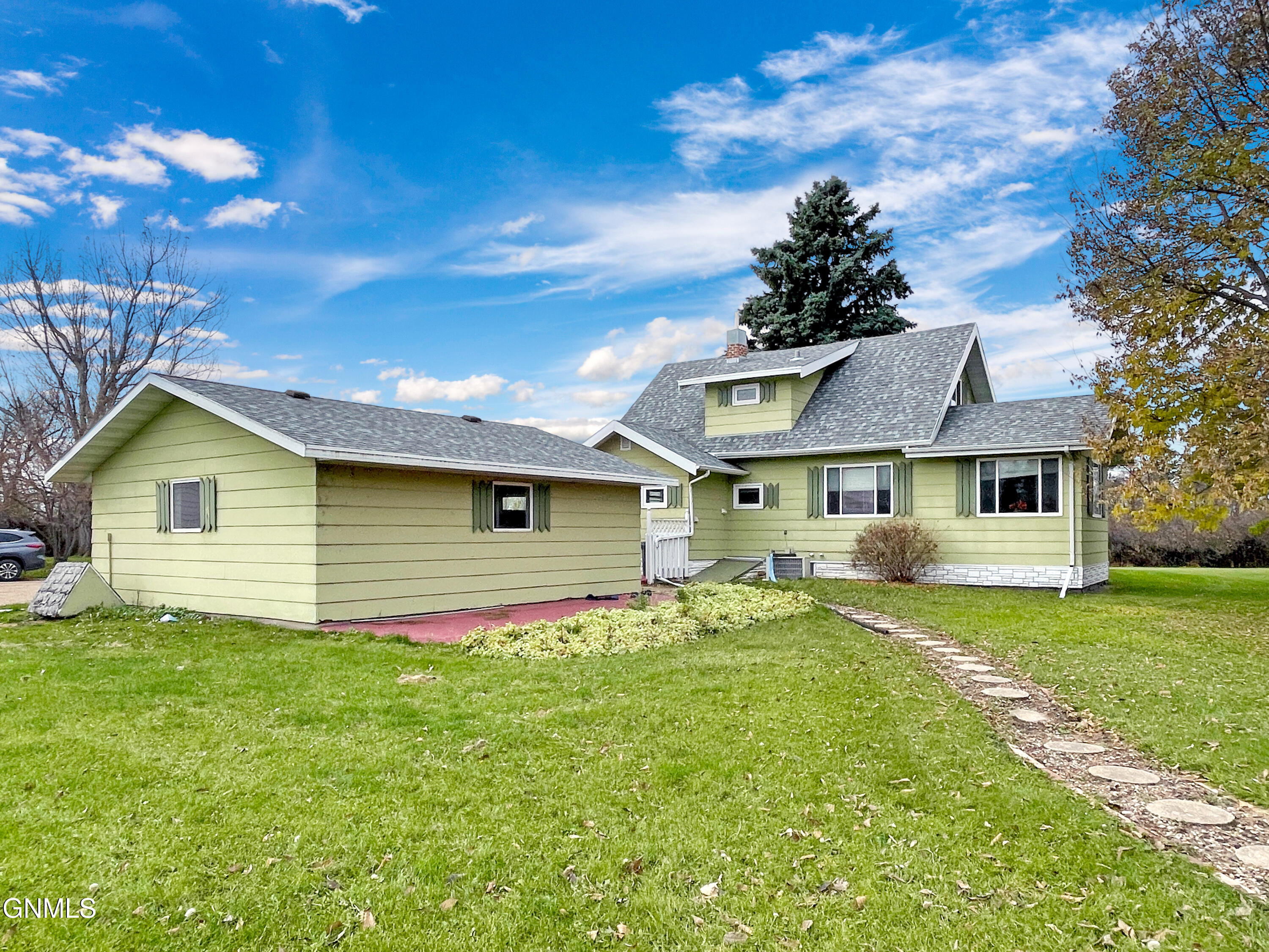property viewer photo 45
