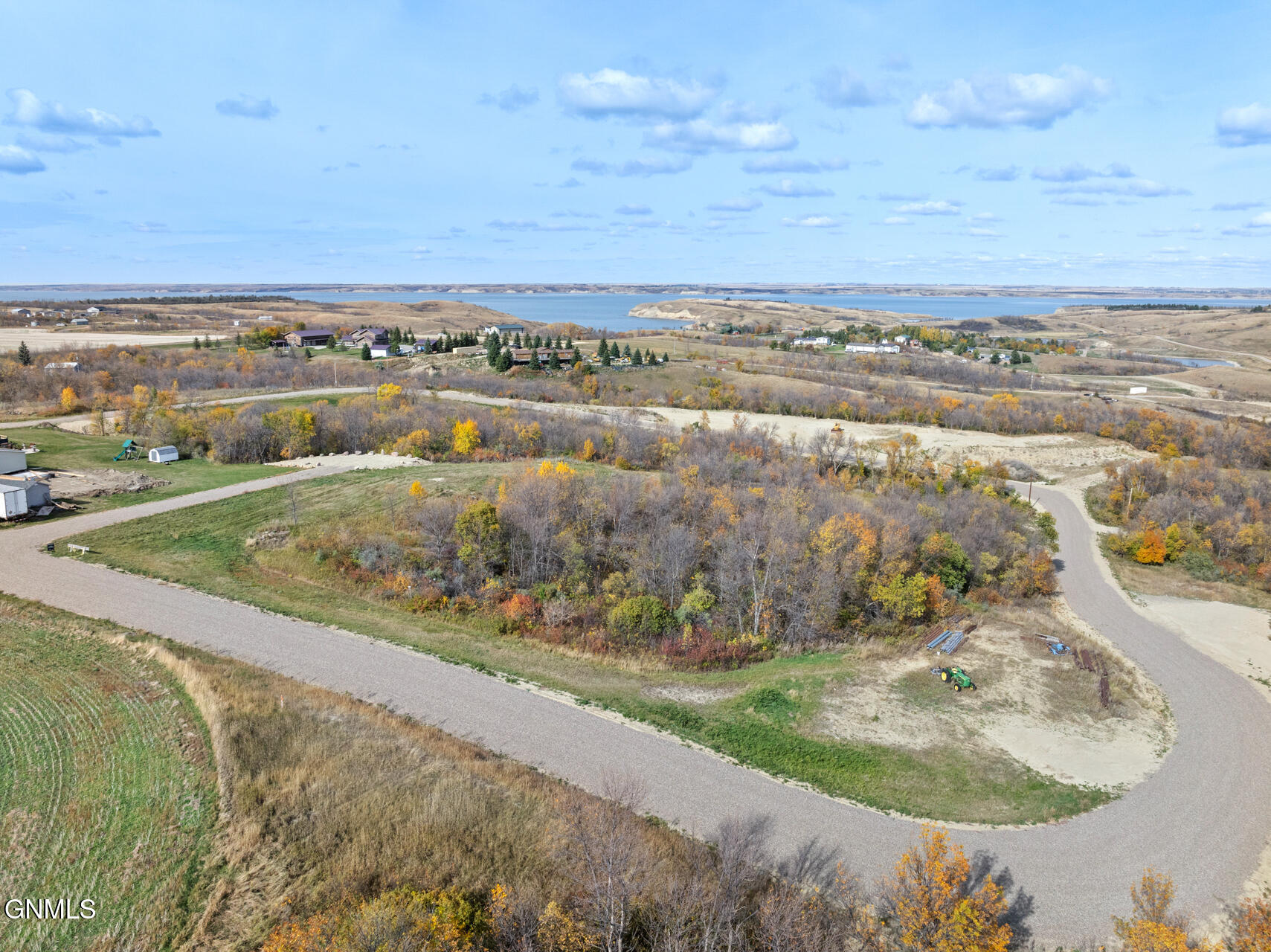 main property photo 16