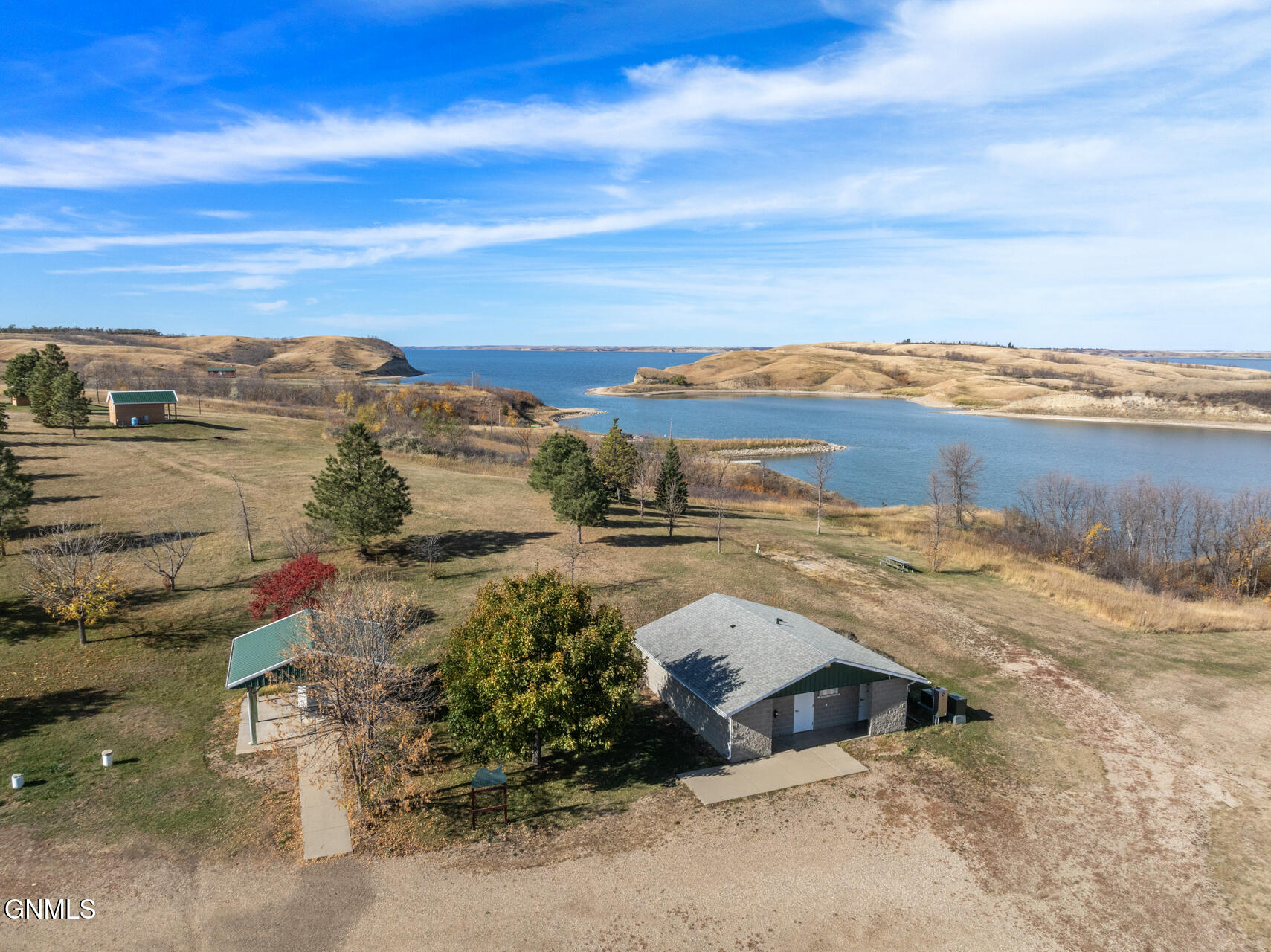 main property photo 30