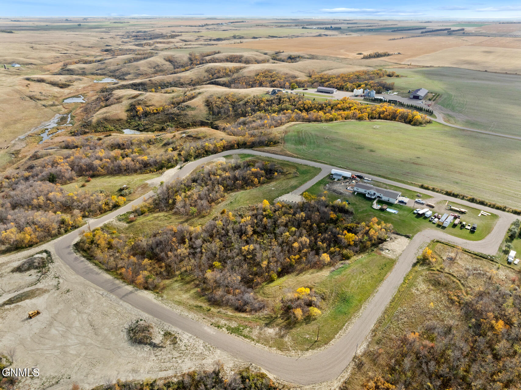 main property photo 9