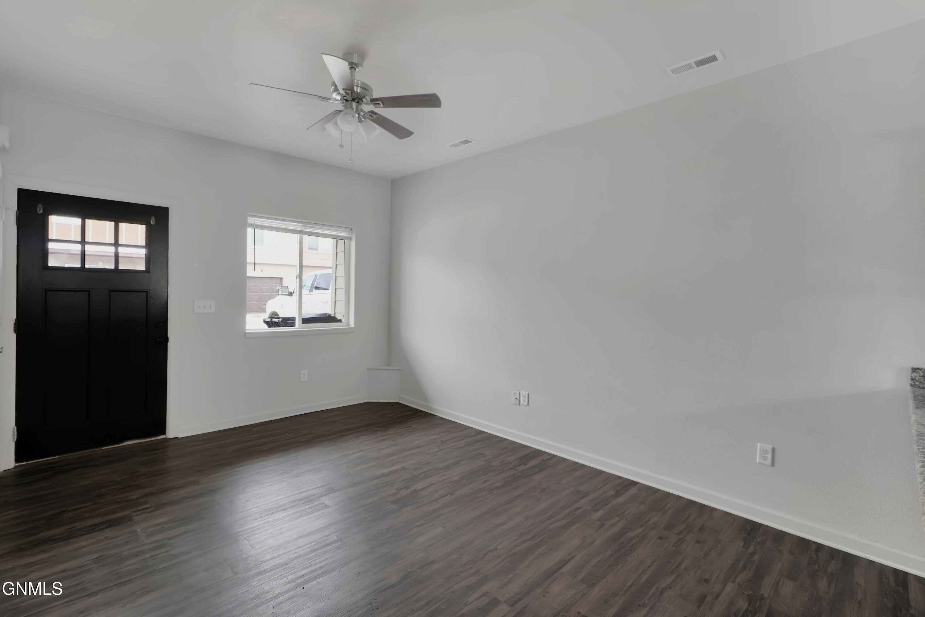 property viewer photo 3