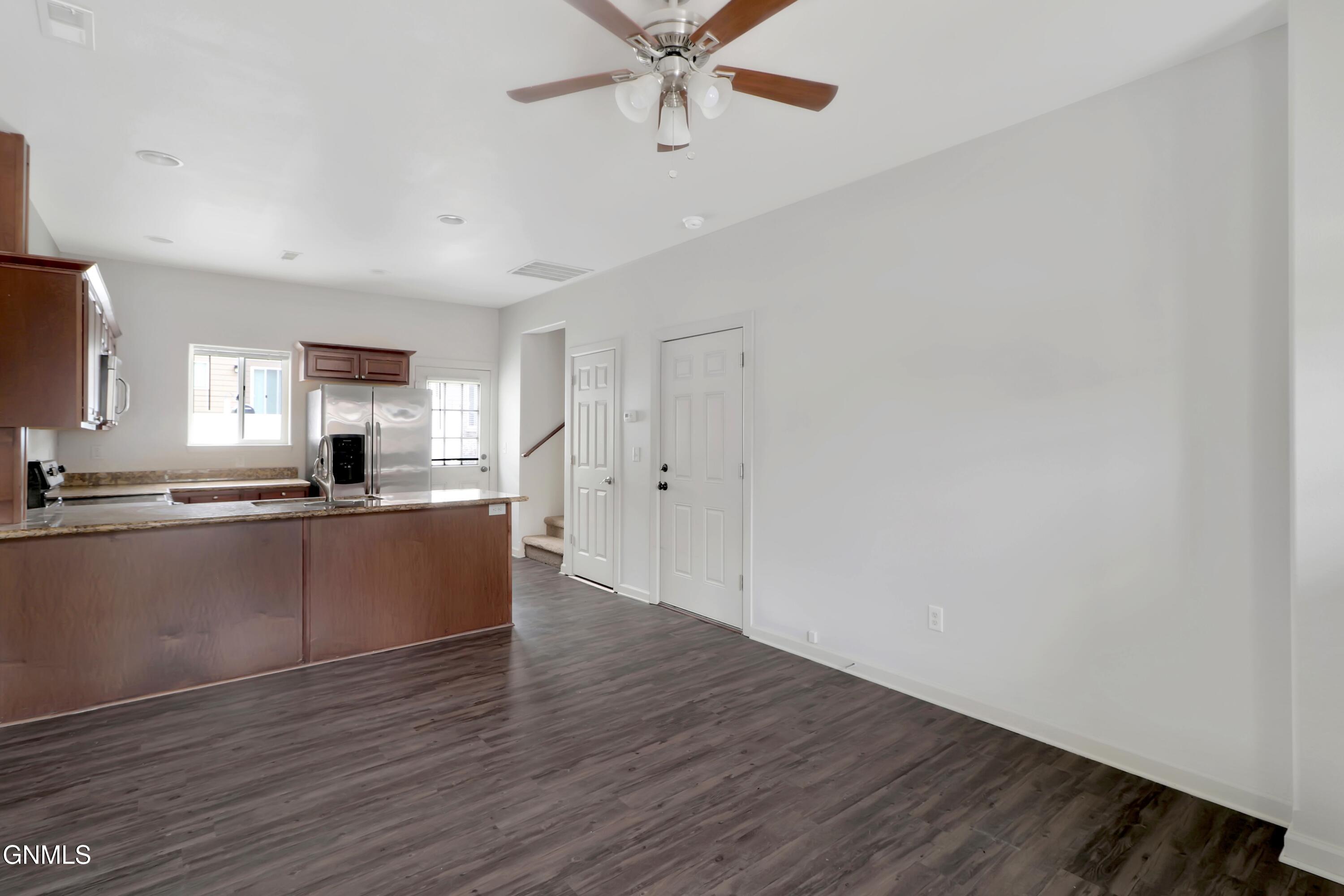 property viewer photo 4