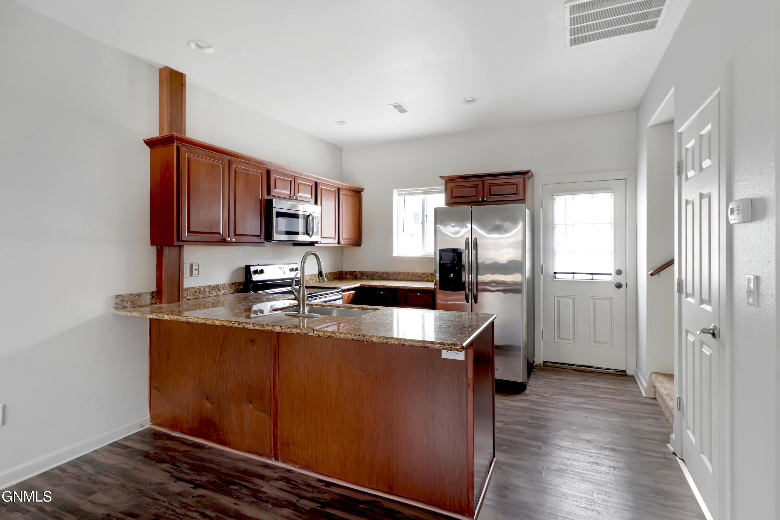 property viewer photo 6