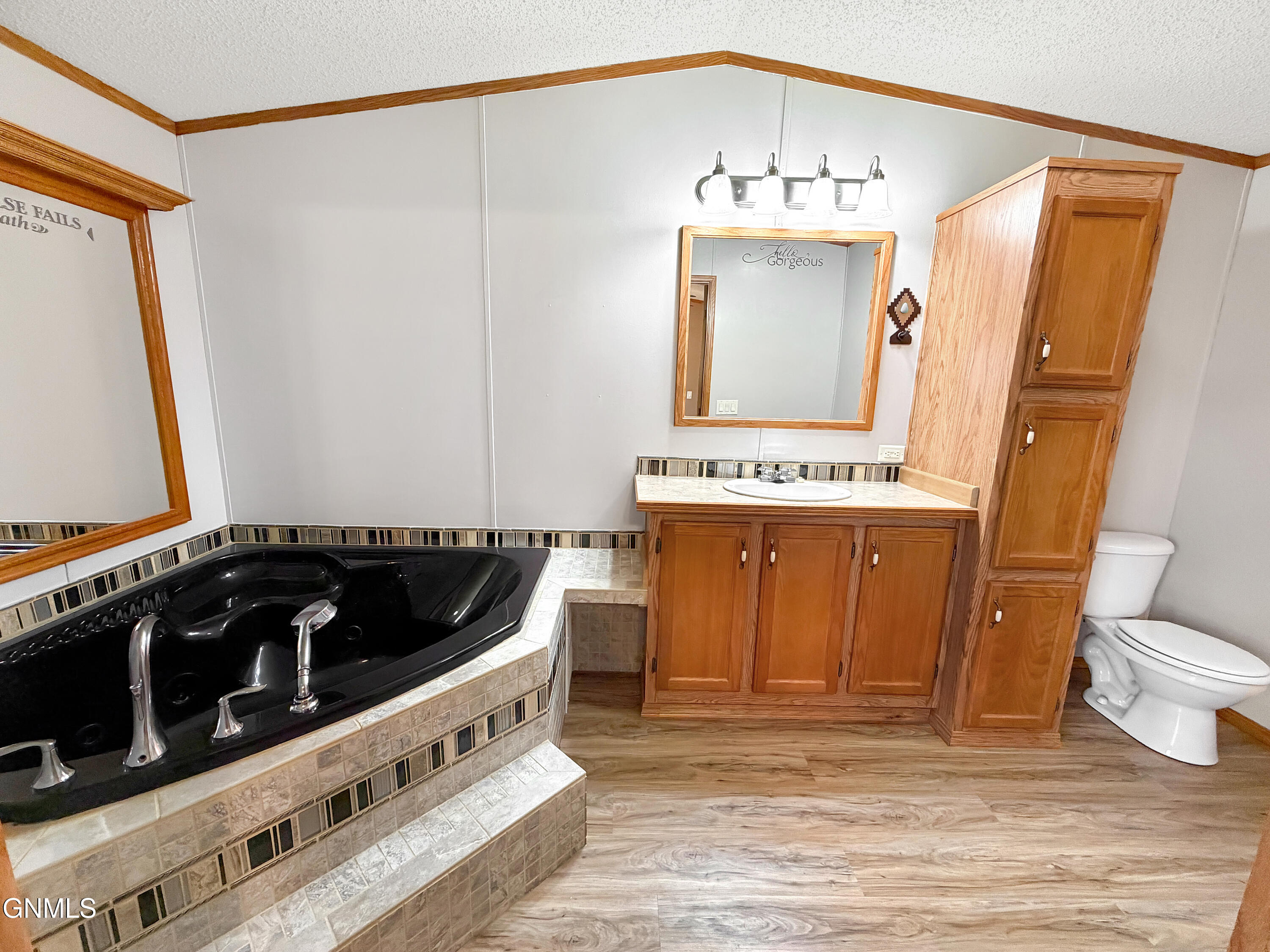property viewer photo 10