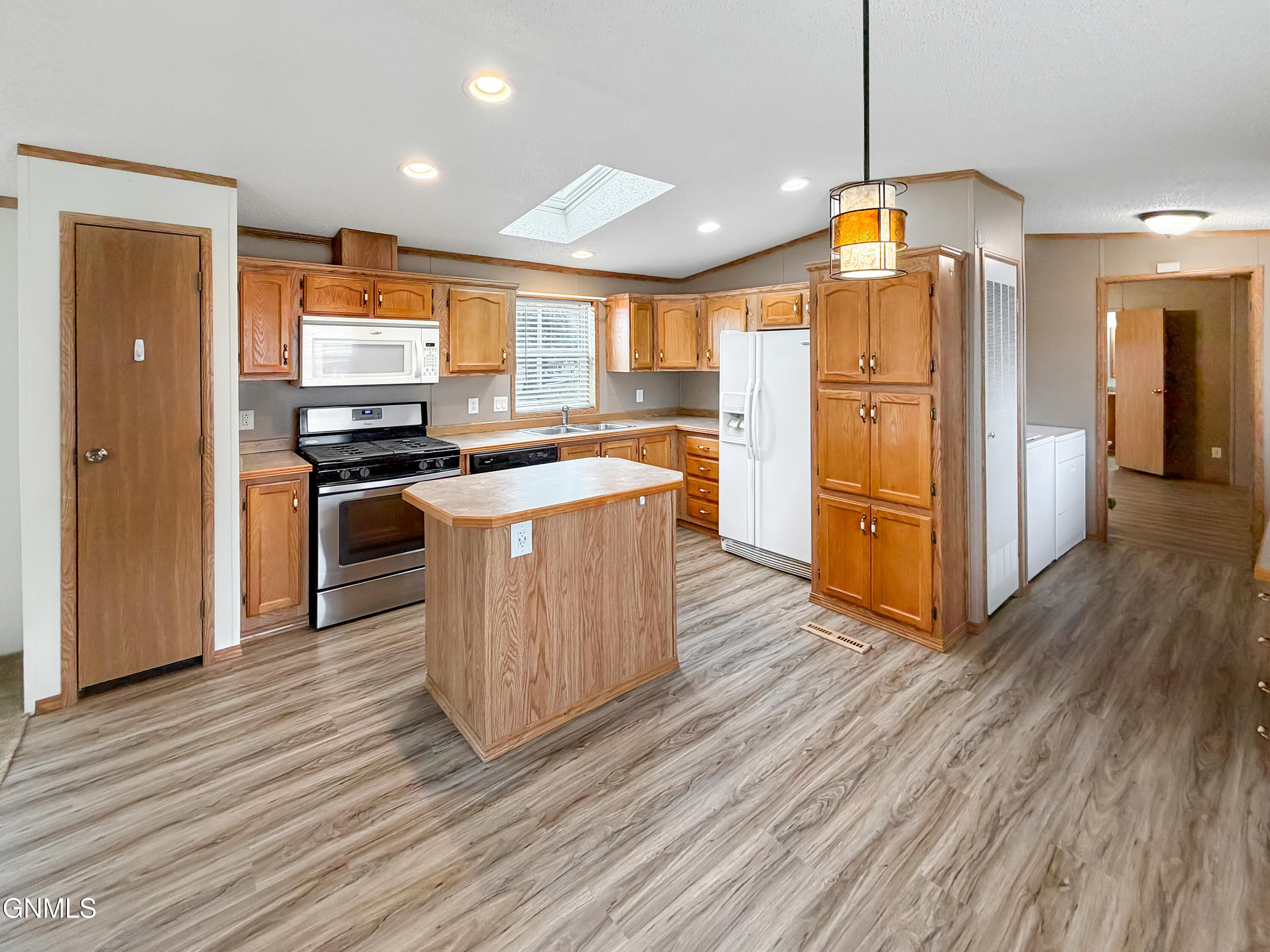 property viewer photo 3
