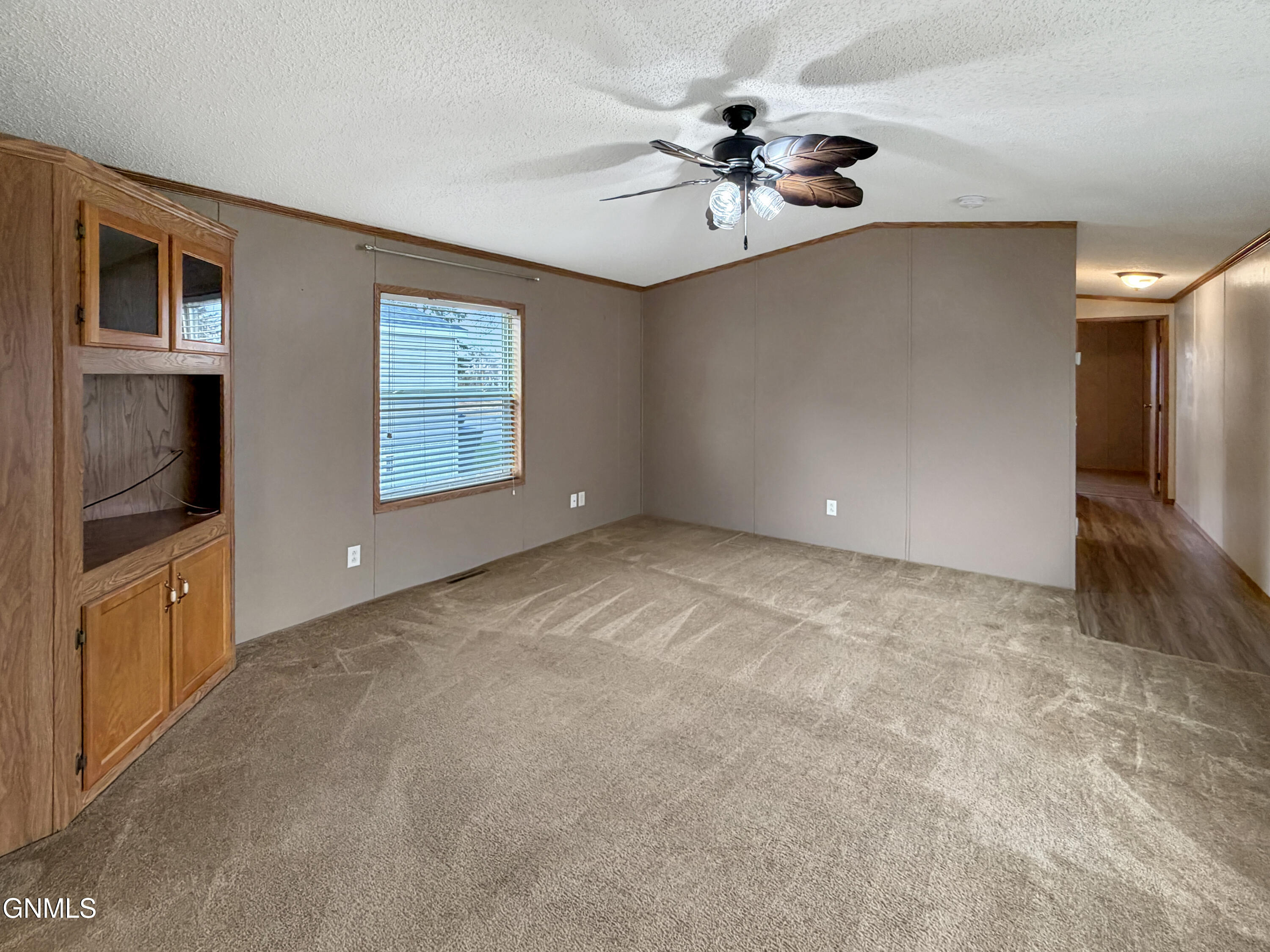 property viewer photo 4