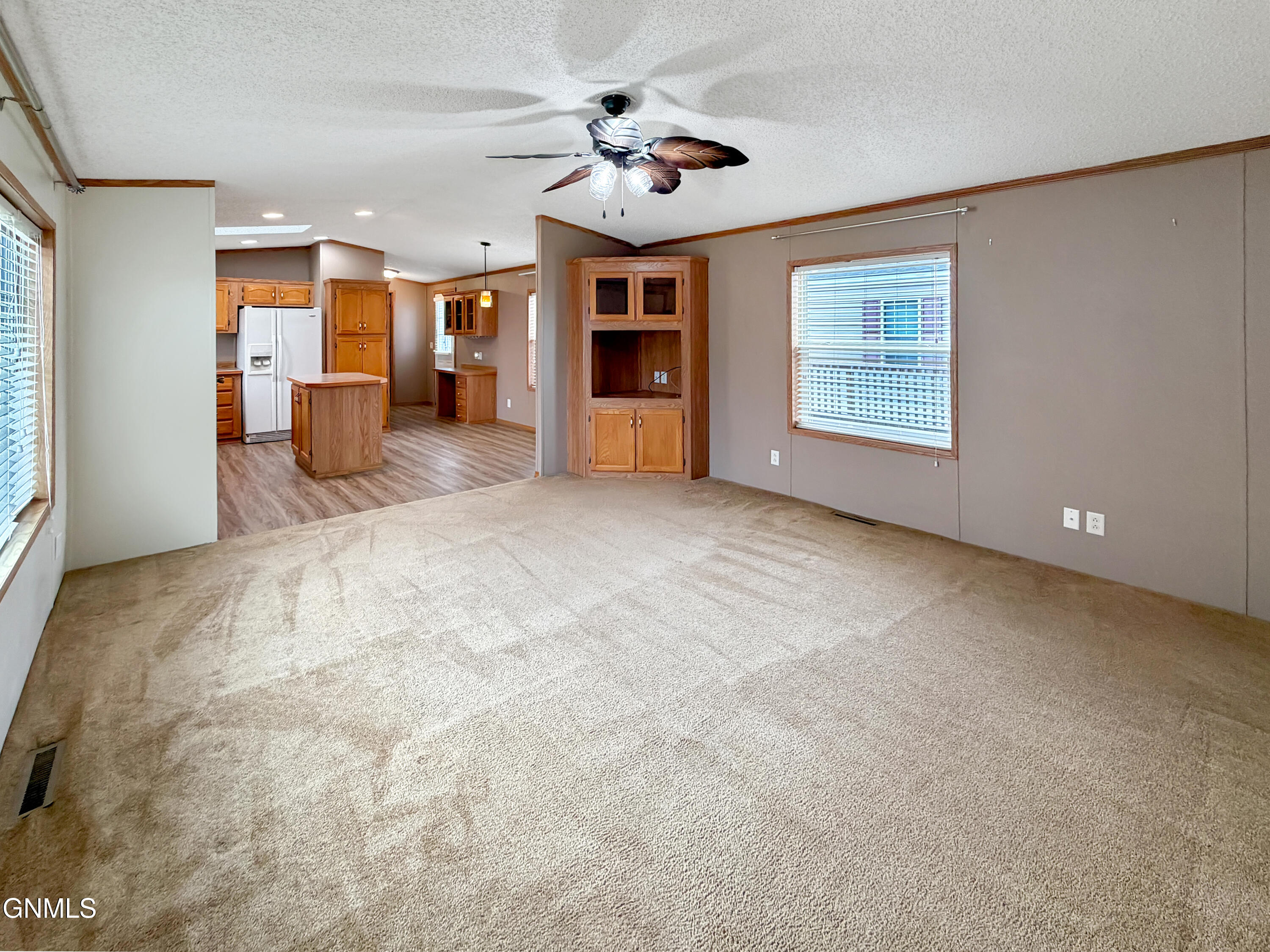 property viewer photo 5