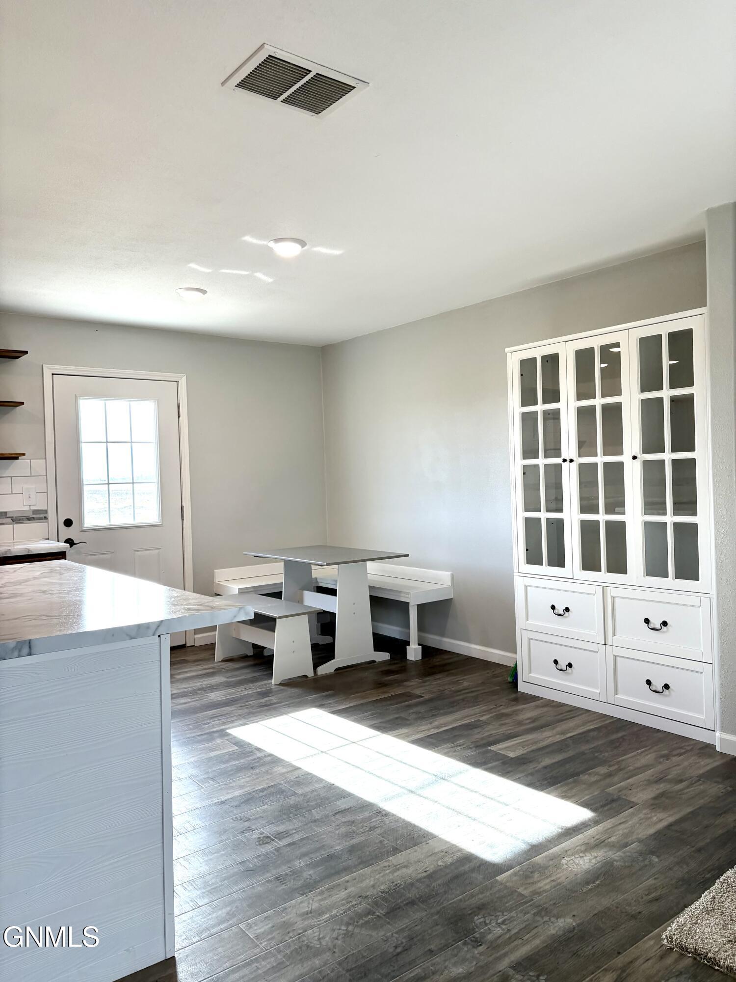 property viewer photo 17