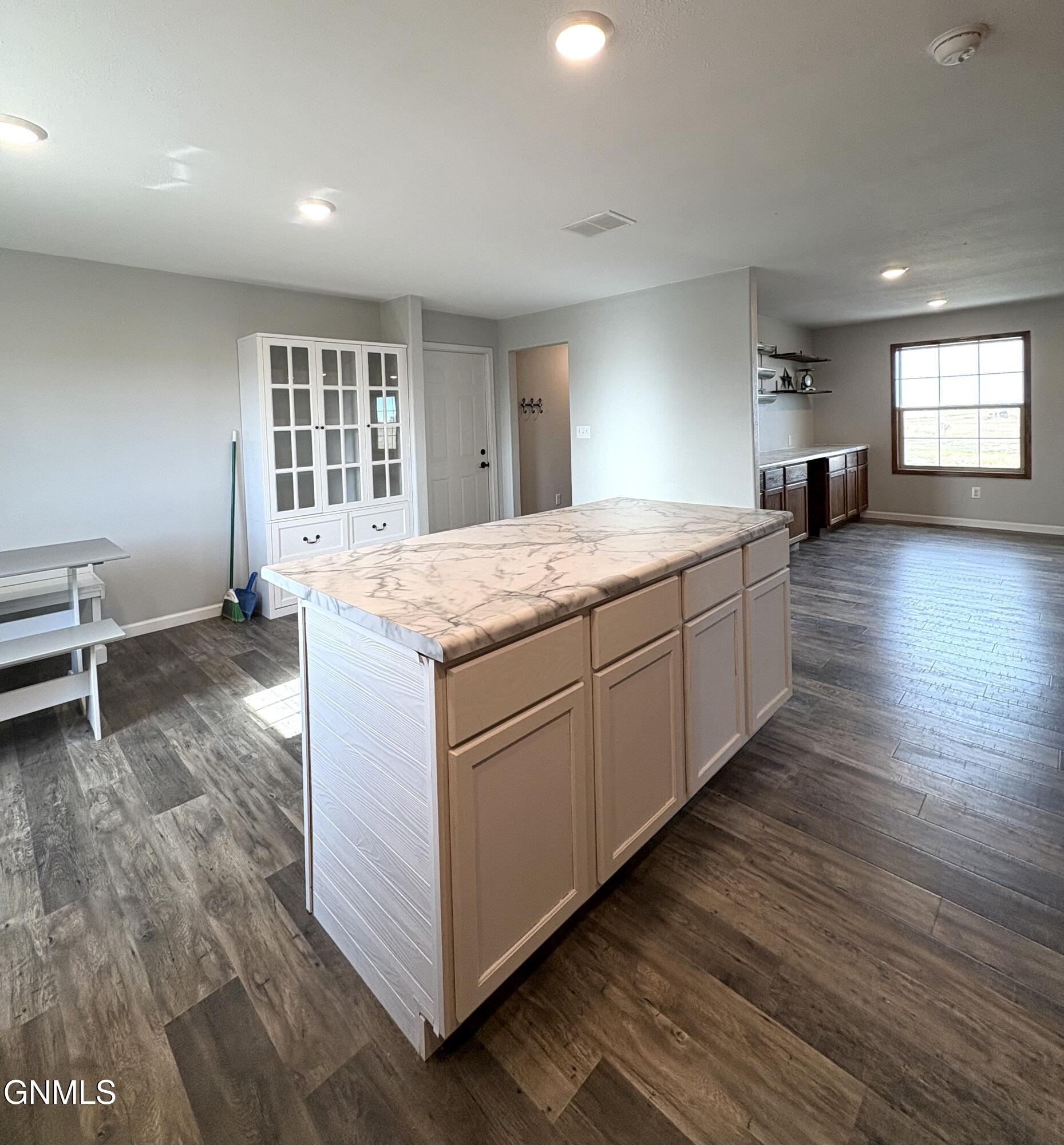 property viewer photo 19