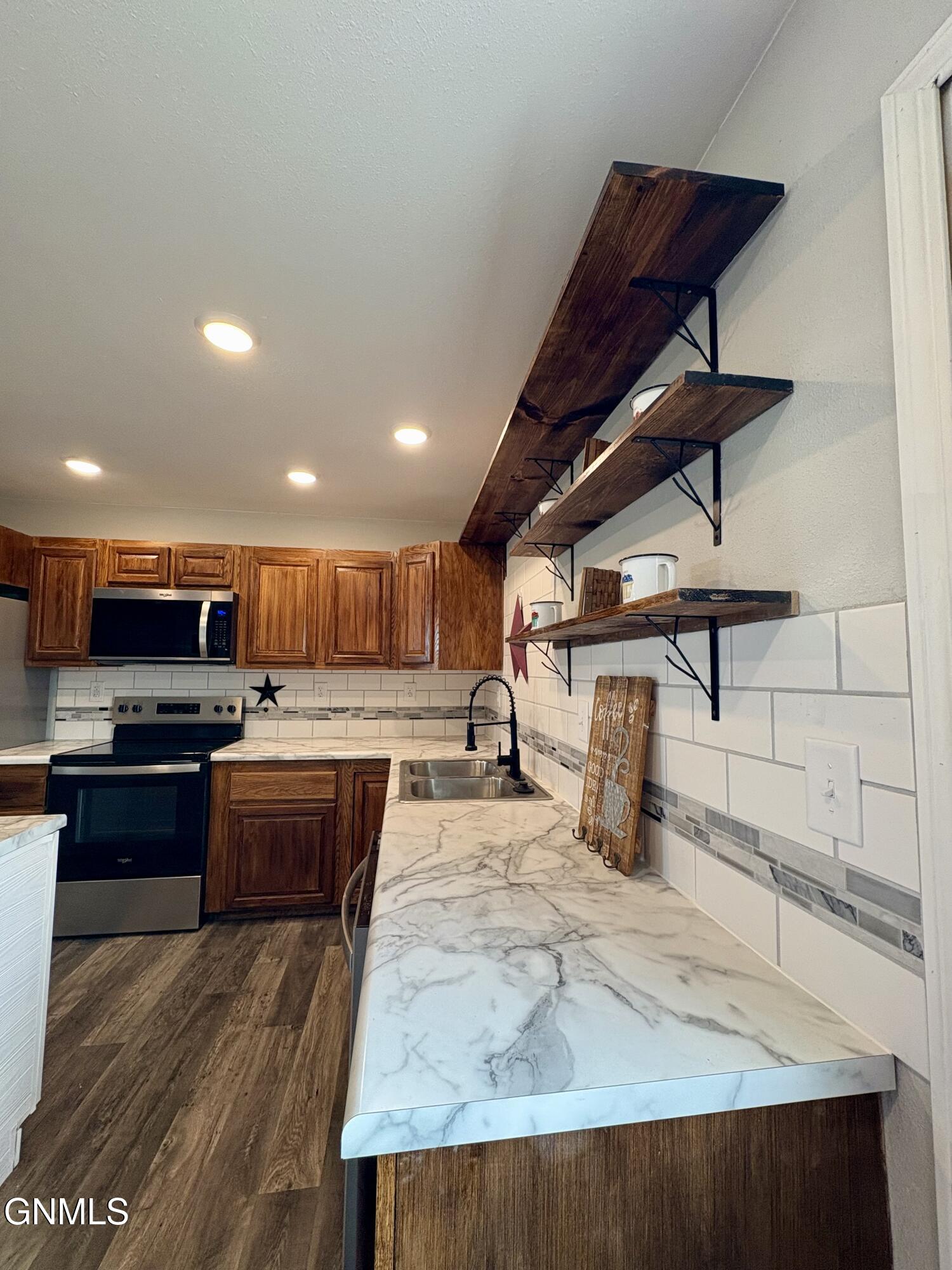 property viewer photo 24