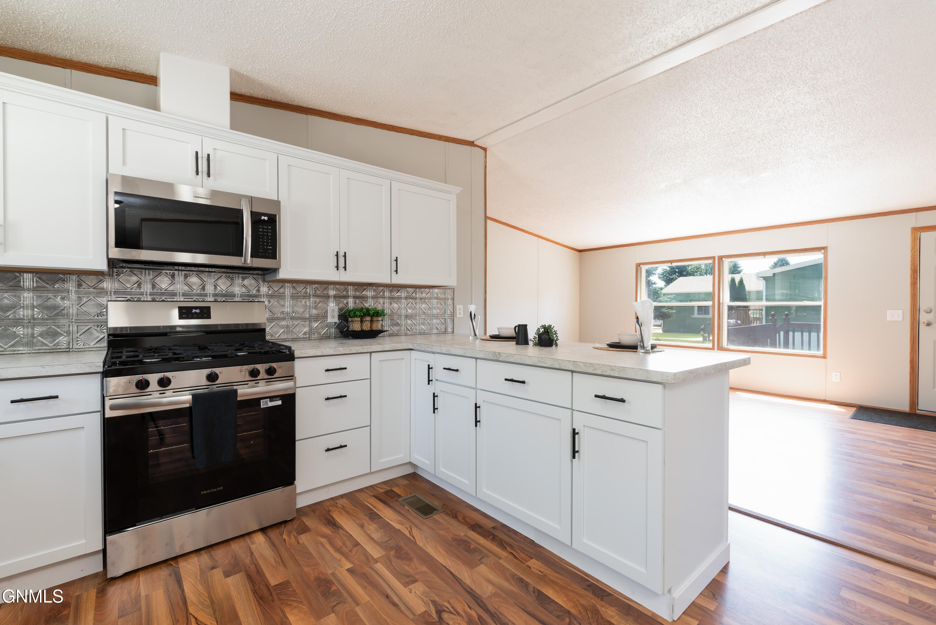property viewer photo 10