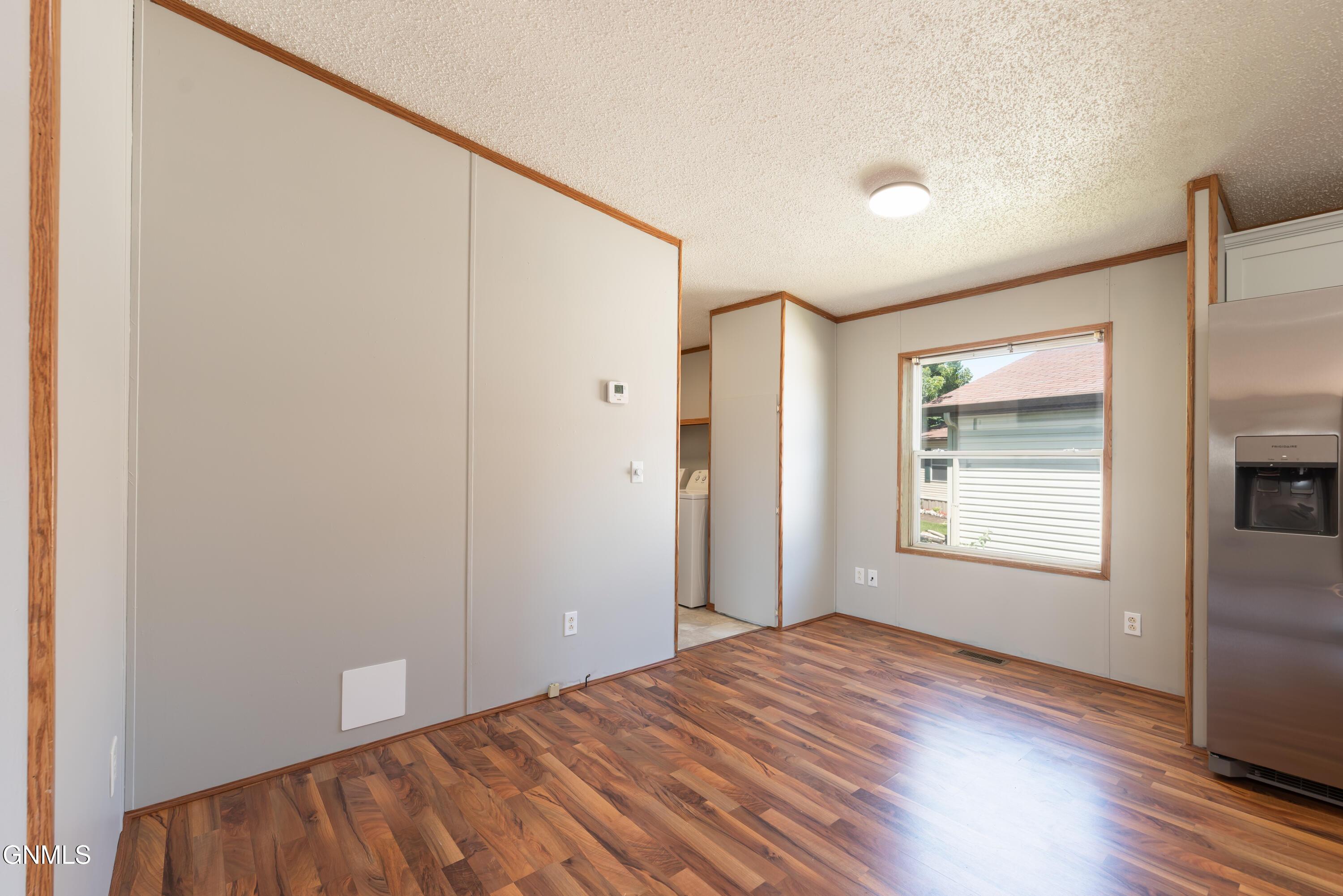 property viewer photo 12