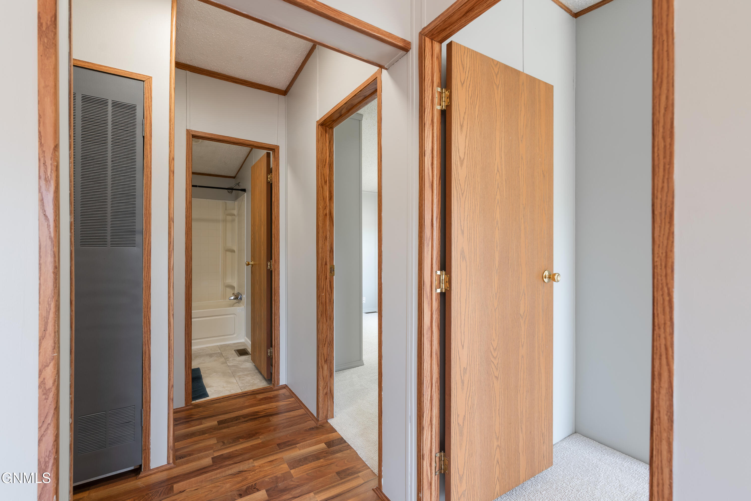 property viewer photo 18