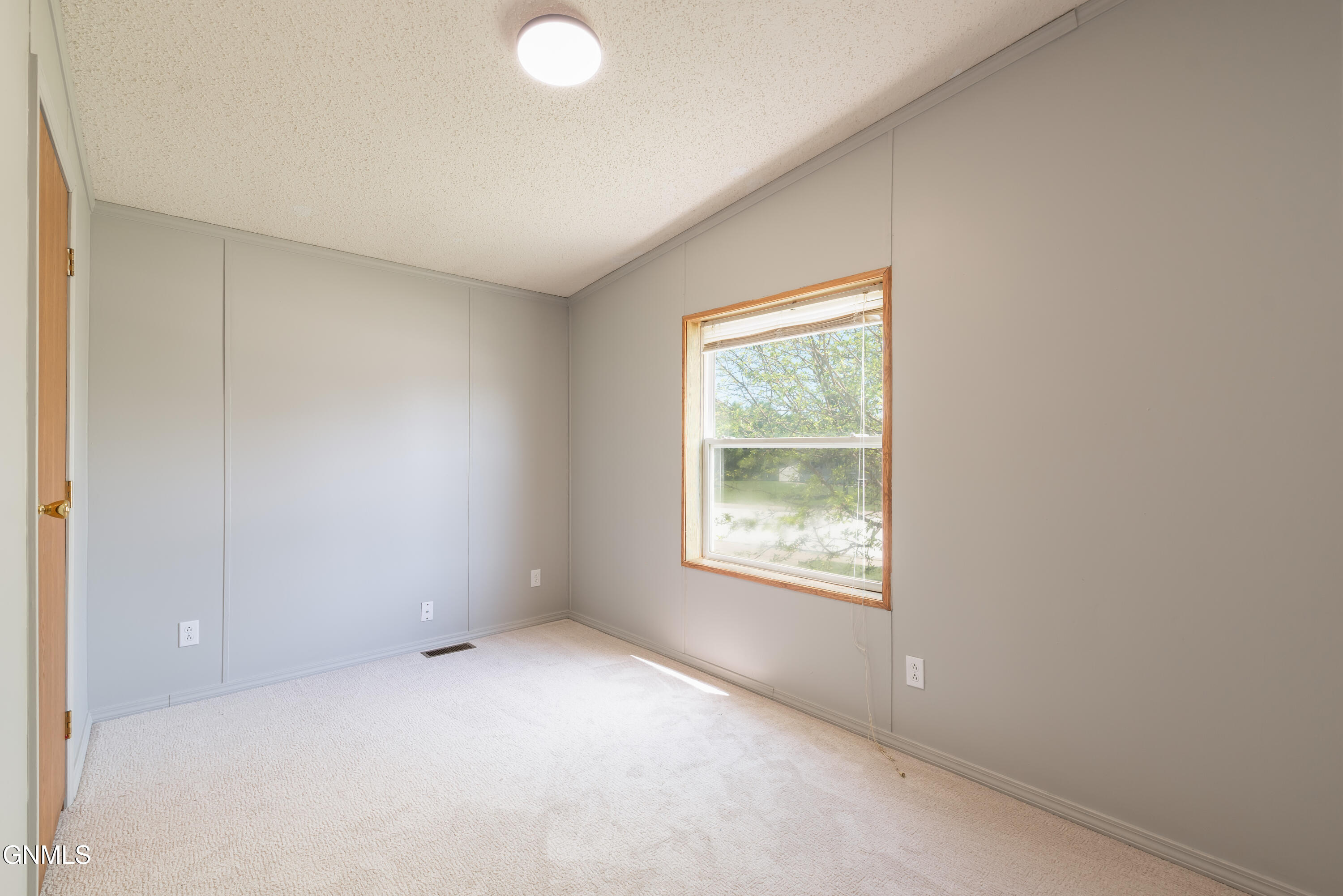 property viewer photo 20