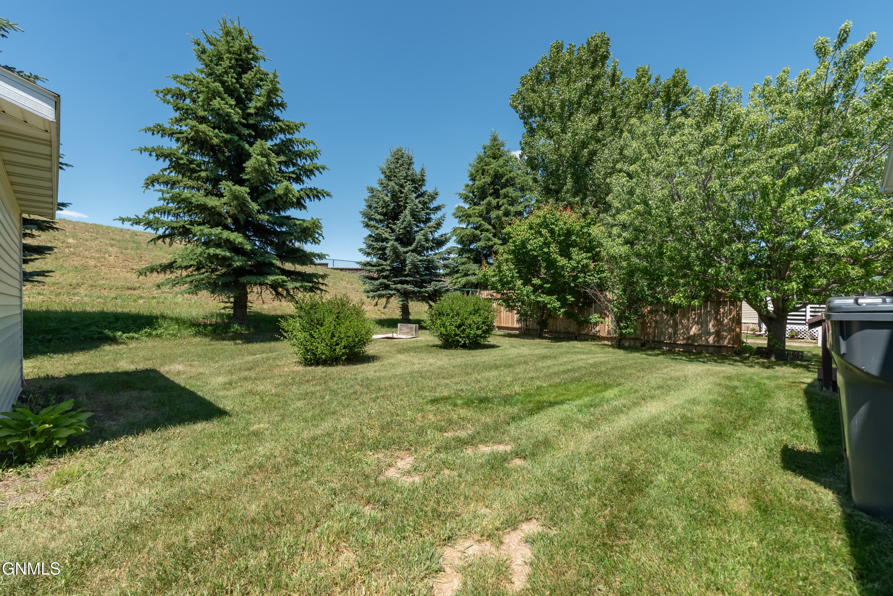 property viewer photo 23