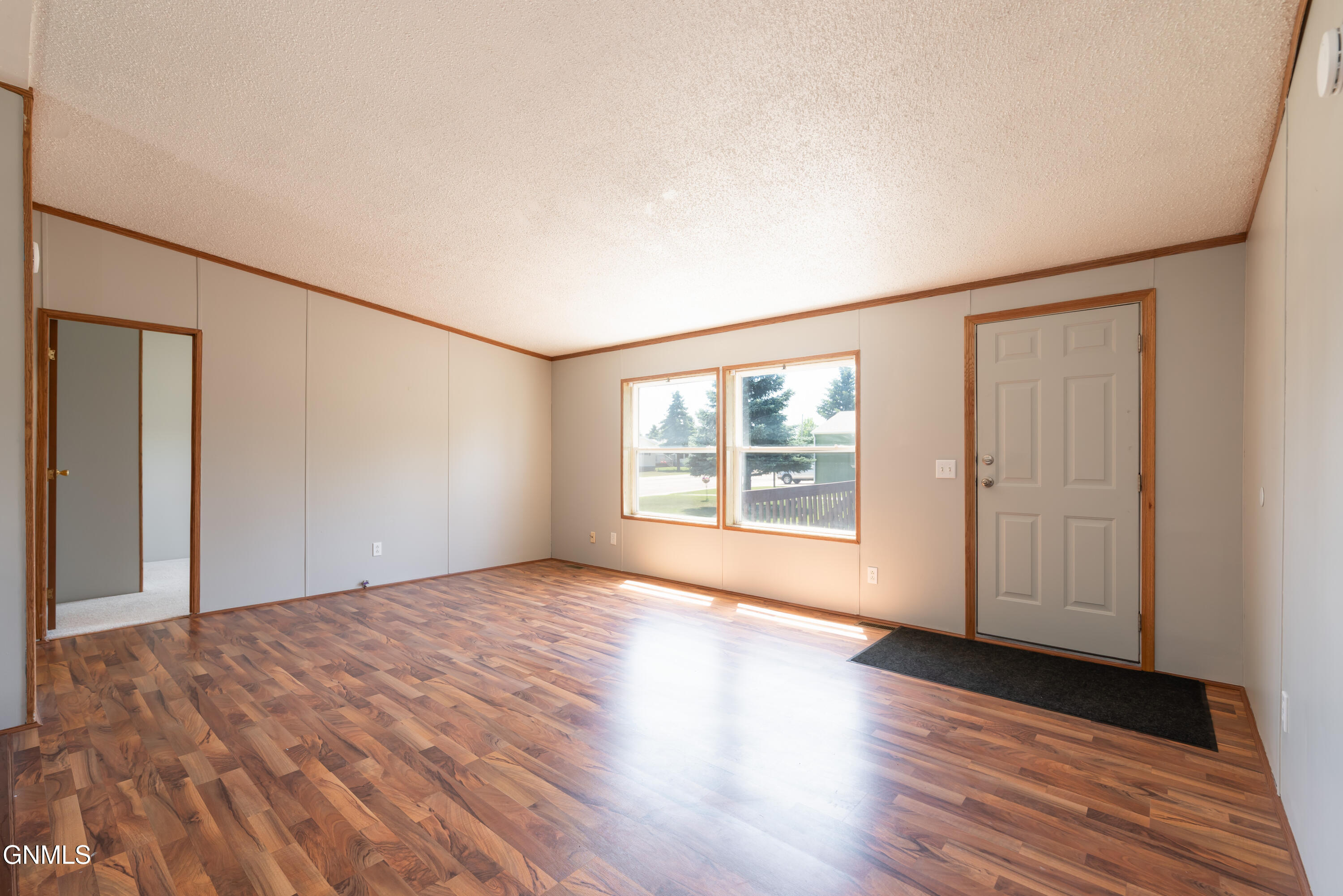 property viewer photo 7