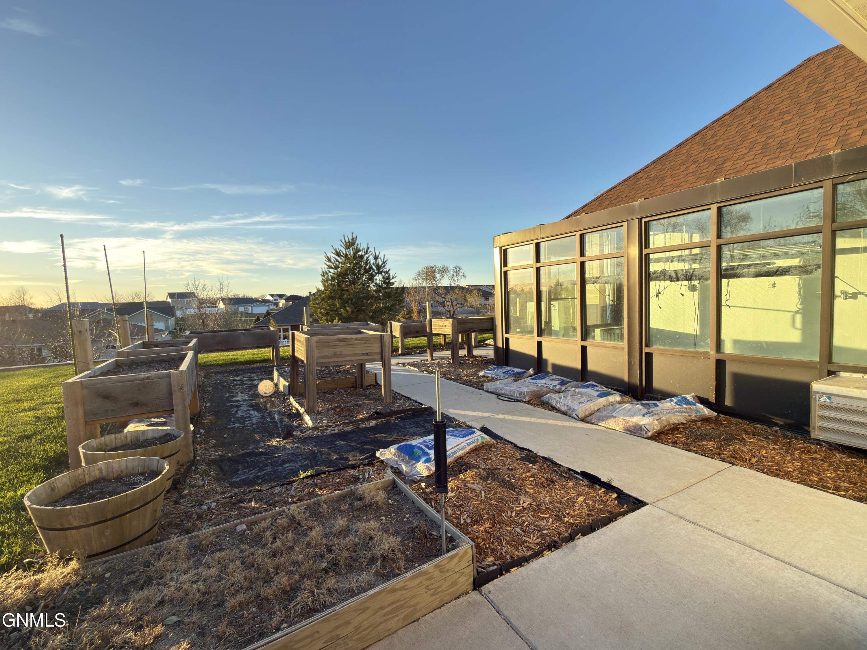 main property photo 50