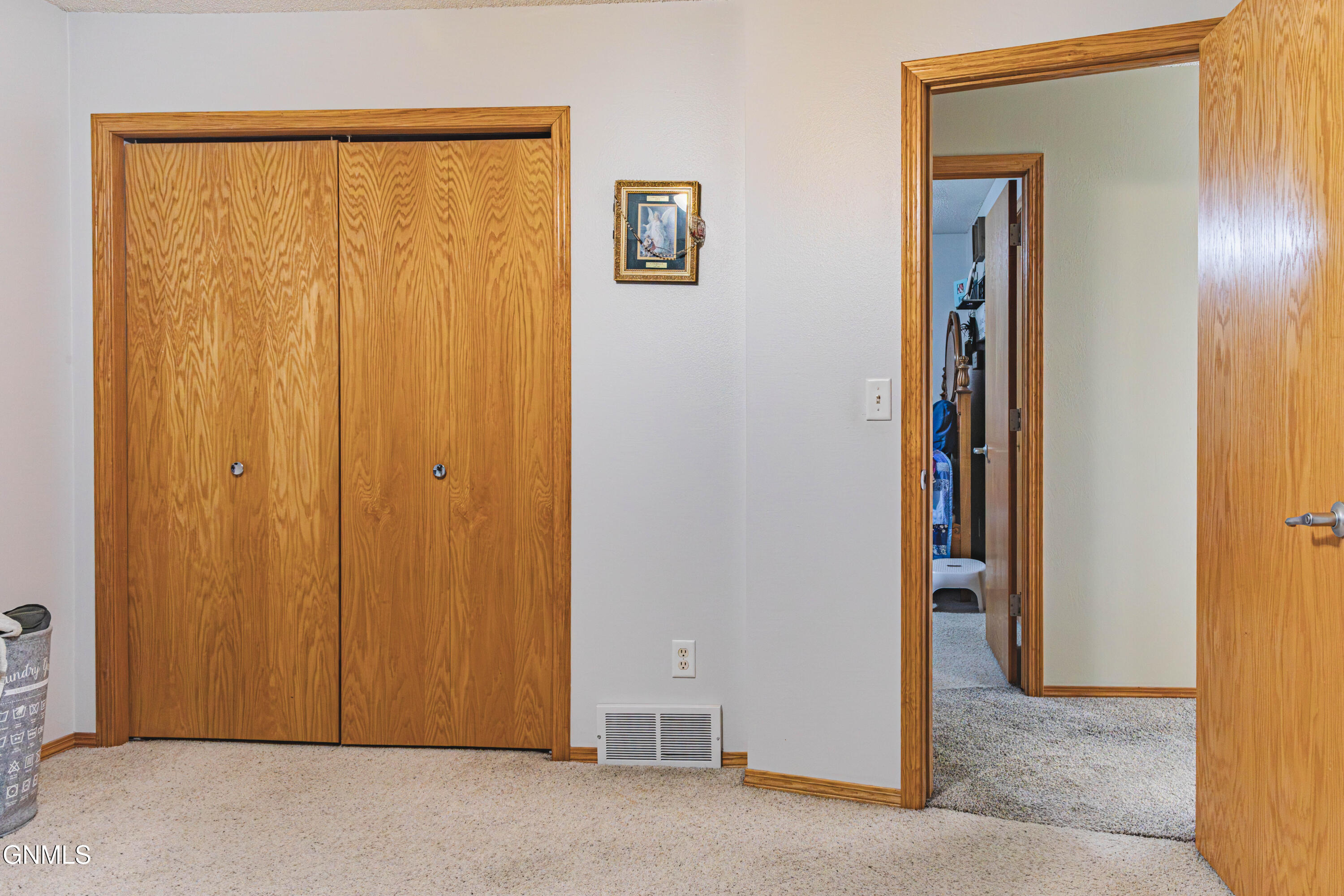 property viewer photo 15